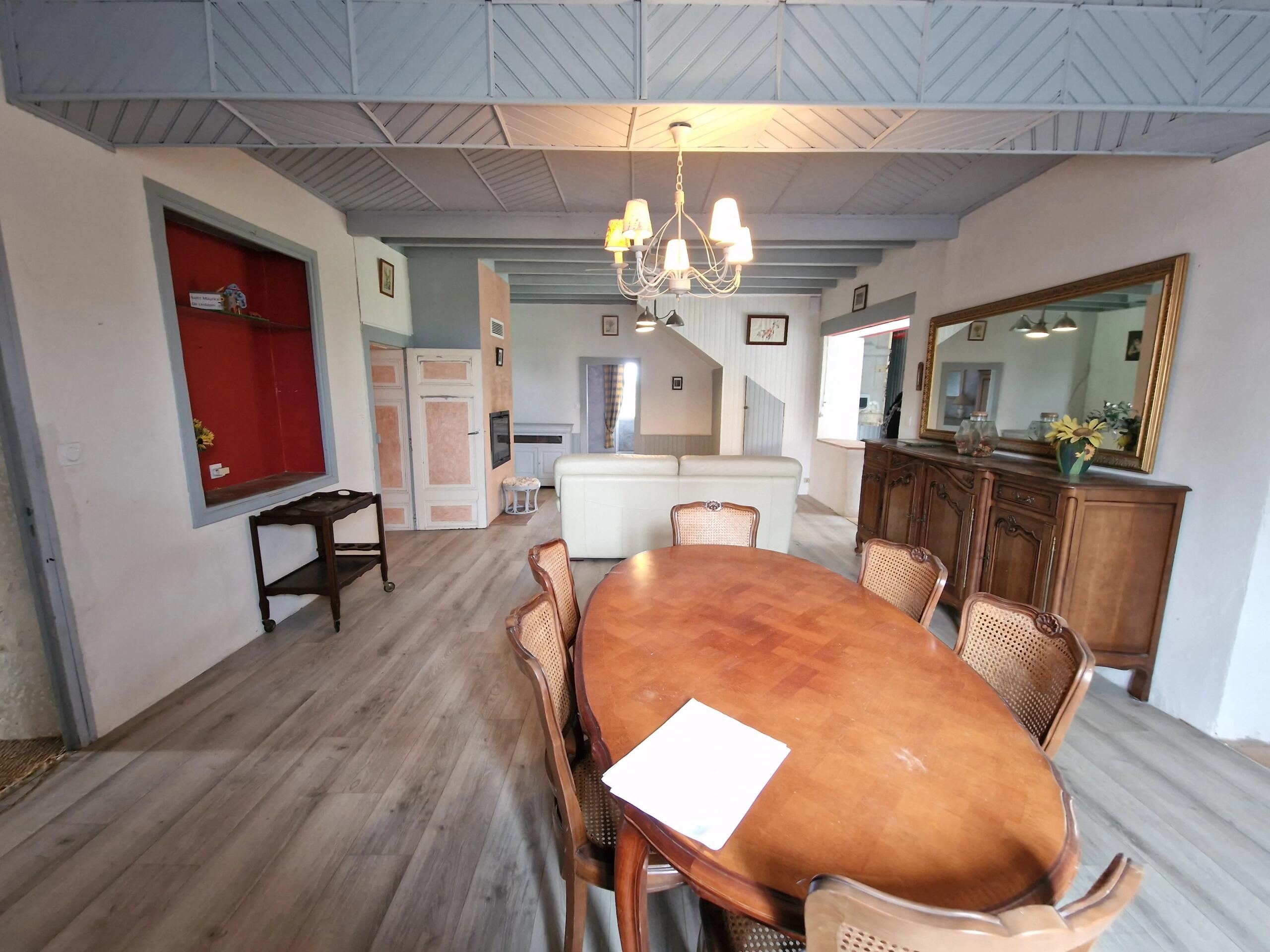 Spacious stone property with renovated barn, extensive land, and excellent potential, Aquitaine – France – BVI85116