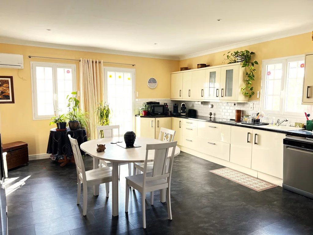 Sector, village: Causses du Quercy: superb, modern house with 3 en suite bedrooms and pool, Midi-Pyrénées – France – BVI84986