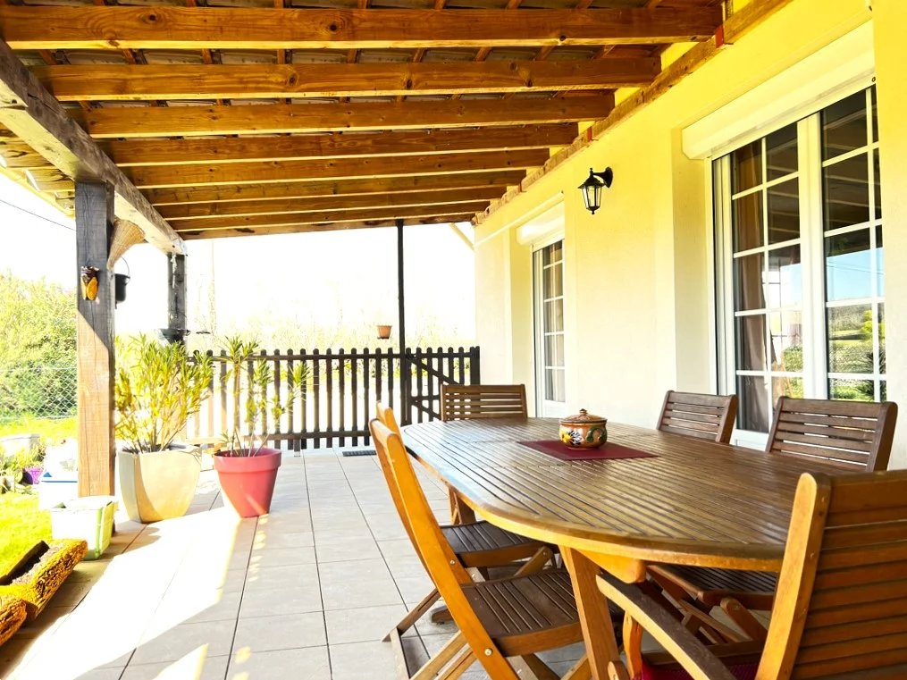 Sector, village: Causses du Quercy: superb, modern house with 3 en suite bedrooms and pool, Midi-Pyrénées – France – BVI84986