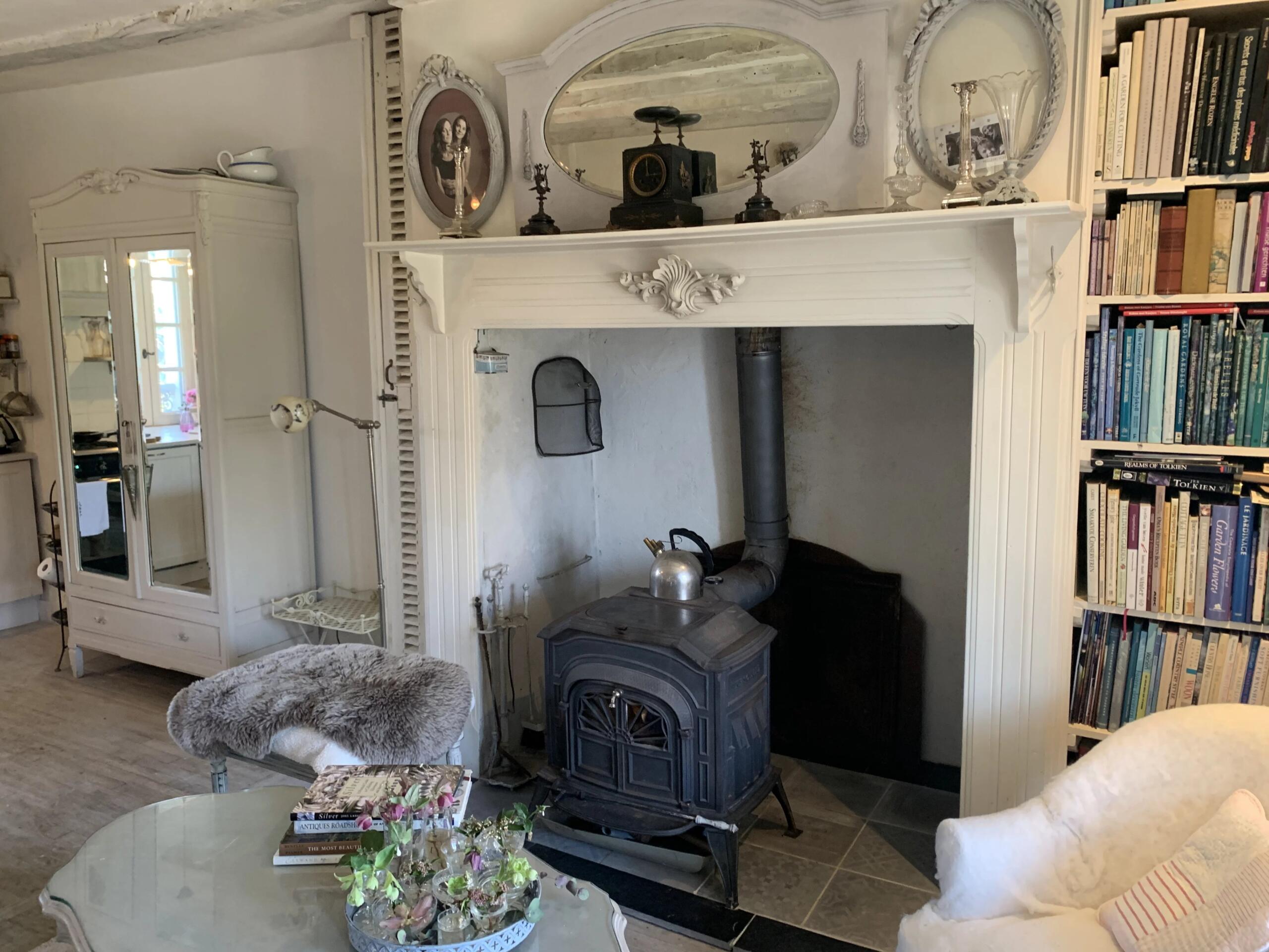 Charming Country Cottage Just Minutes from Amenities, Aquitaine – France – BVI84706