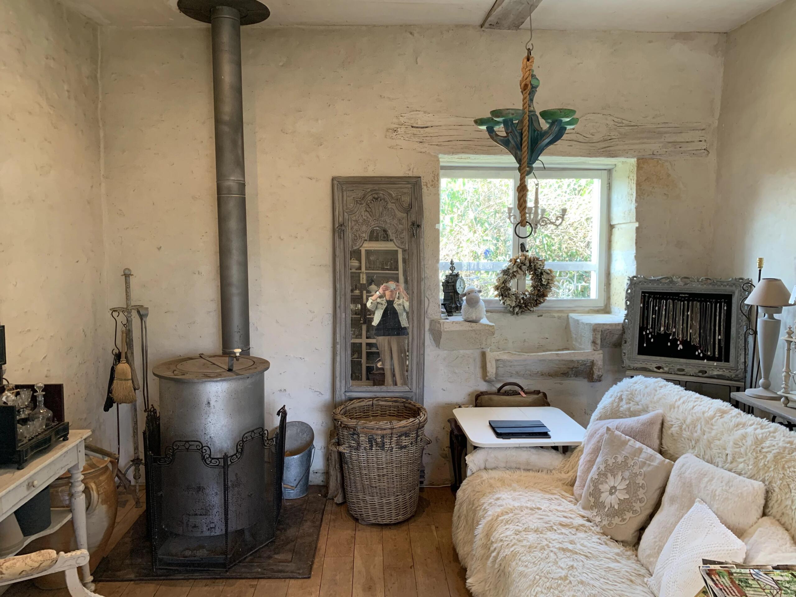 Charming Country Cottage Just Minutes from Amenities, Aquitaine – France – BVI84706