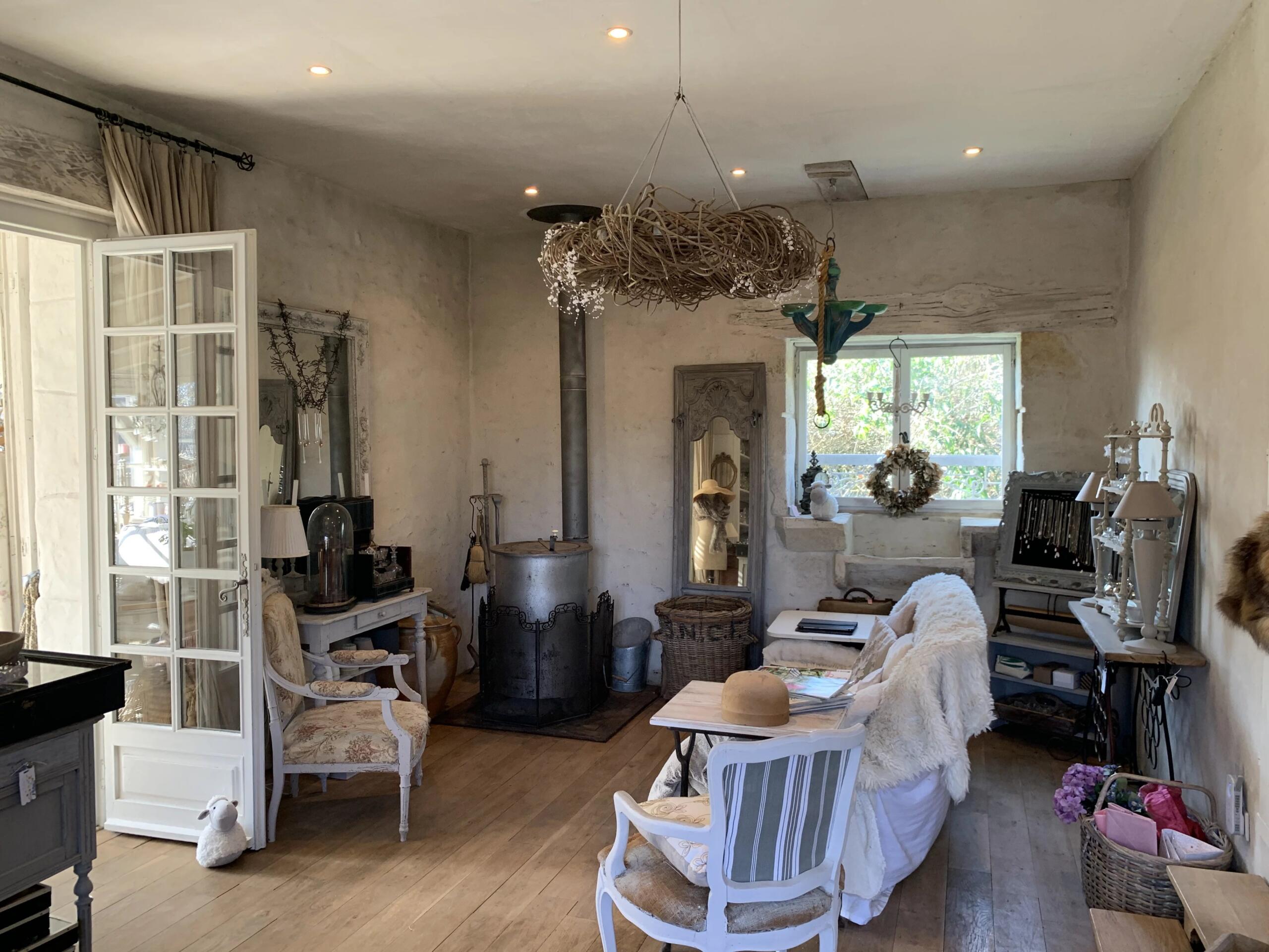 Charming Country Cottage Just Minutes from Amenities, Aquitaine – France – BVI84706