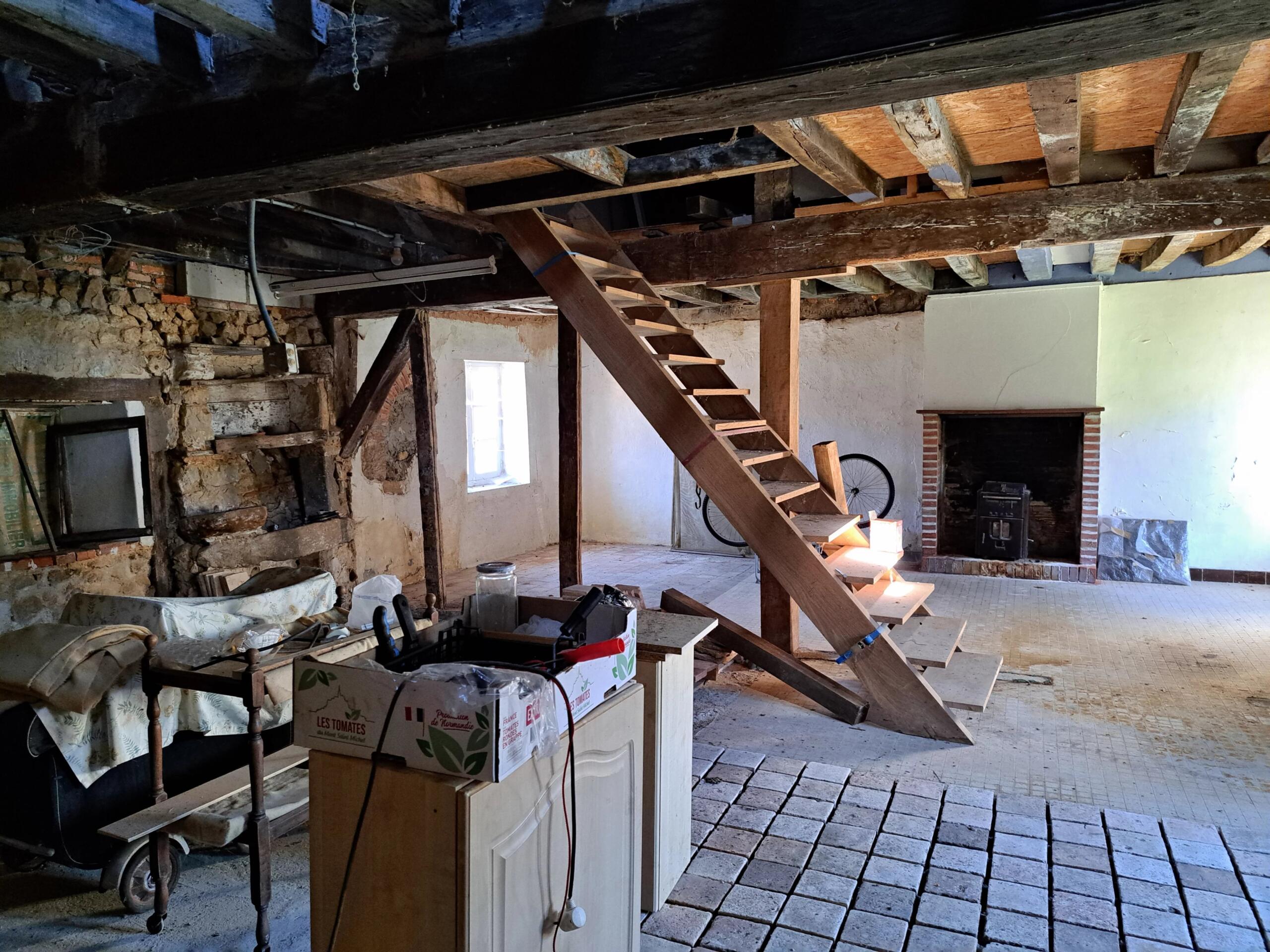 Charming home with great potential, Centre – France – BVI74980