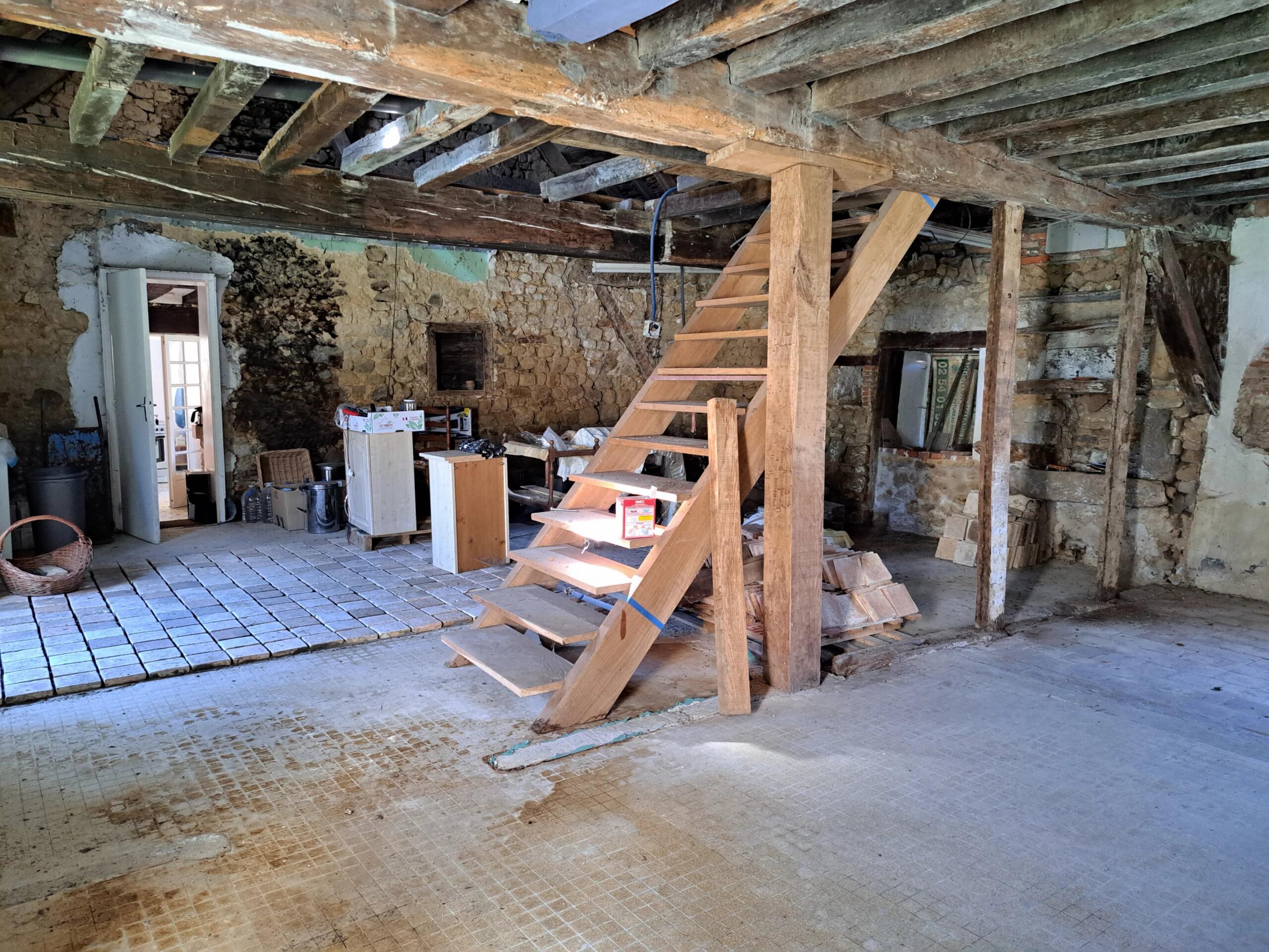 Charming home with great potential, Centre – France – BVI74980