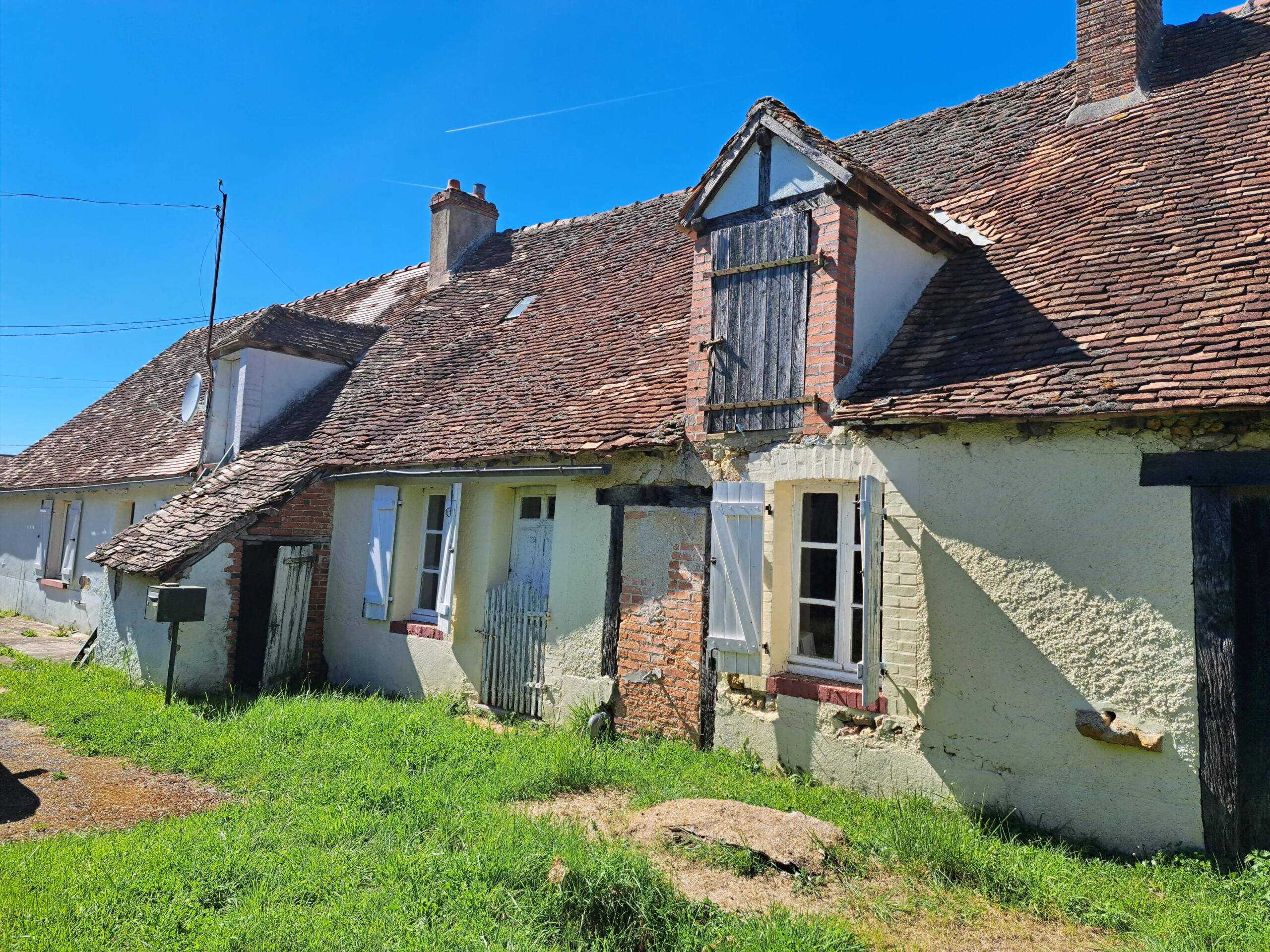 Charming home with great potential, Centre – France – BVI74980