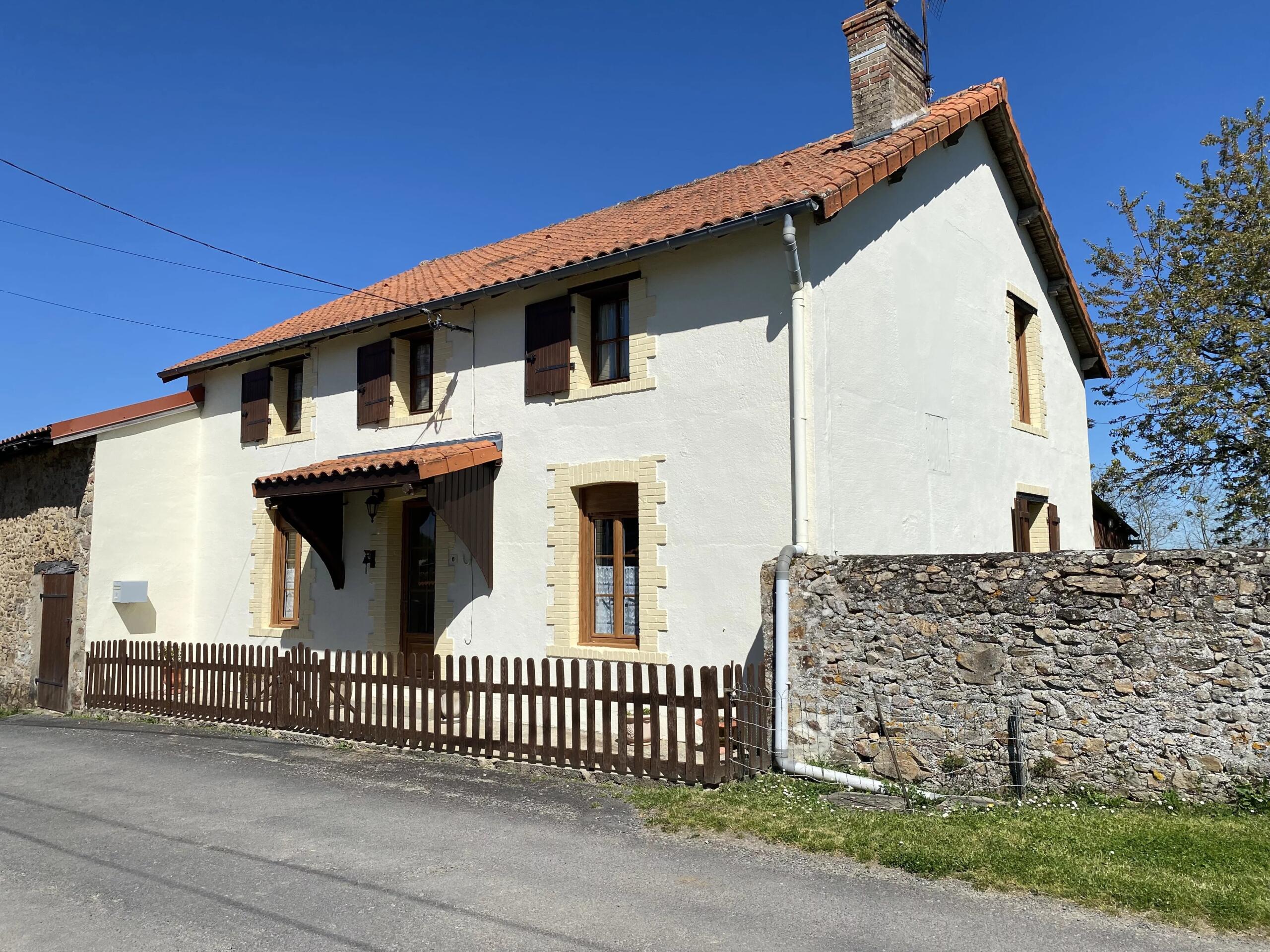 Charming countryside house with barns and garden, Limousin – France – BVI85120