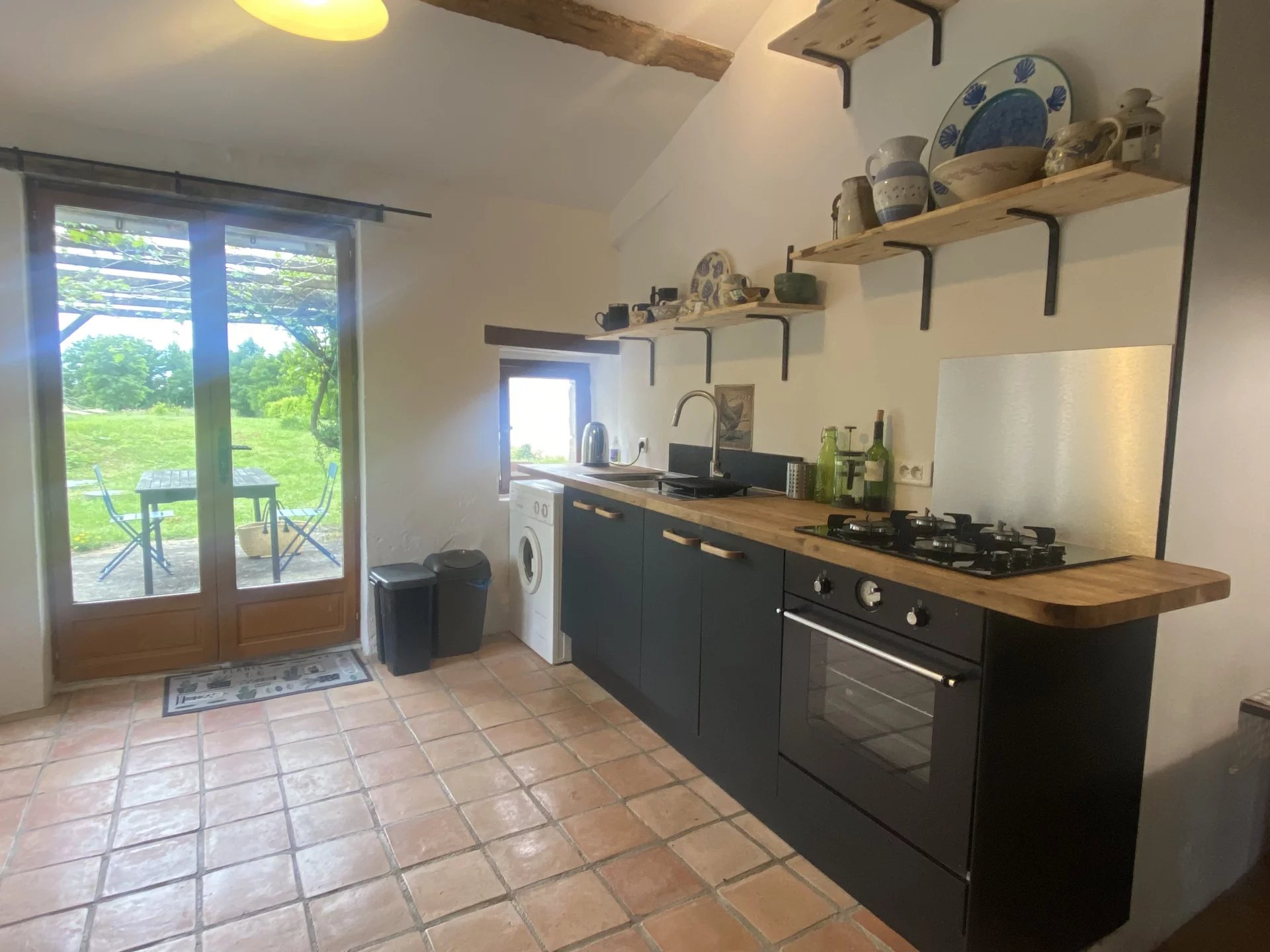 Lovely bijou cottage within walking distance to a boulangerie, Aquitaine – France – BVI80938