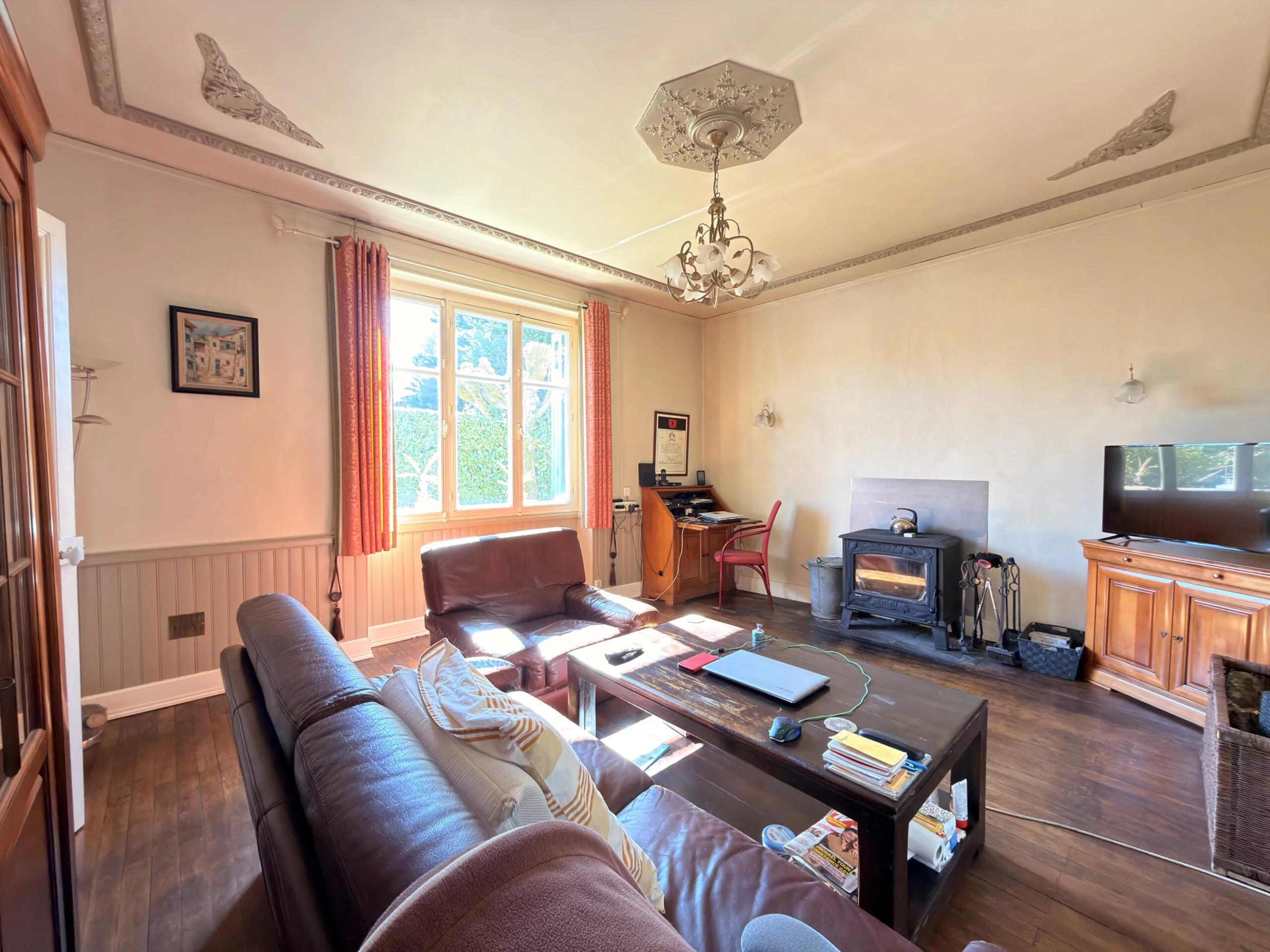 Spacious and Light-Filled Property with Countryside Views, Poitou-Charentes – France – BVI85193