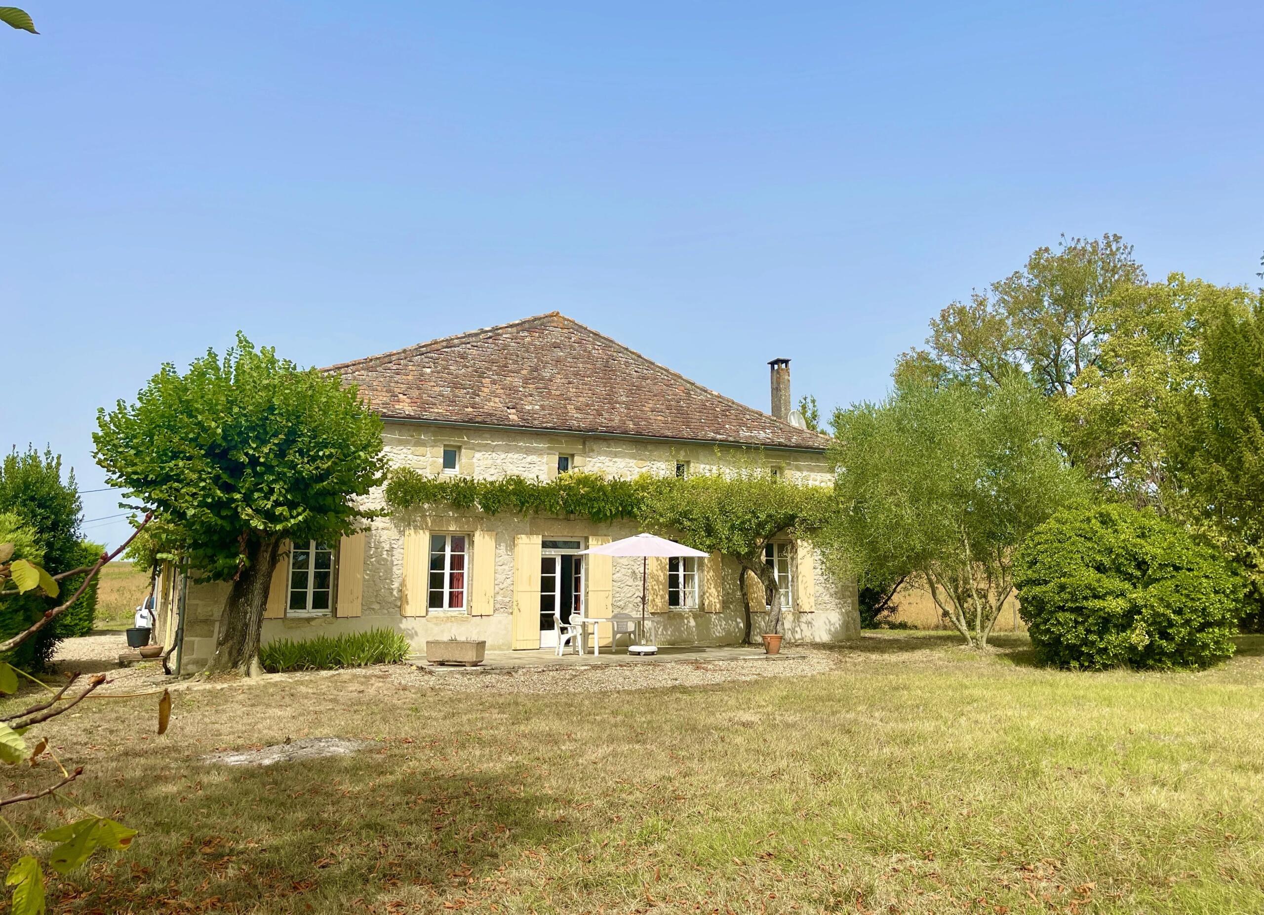 Large stone property with pool, Aquitaine – France – BVI72078