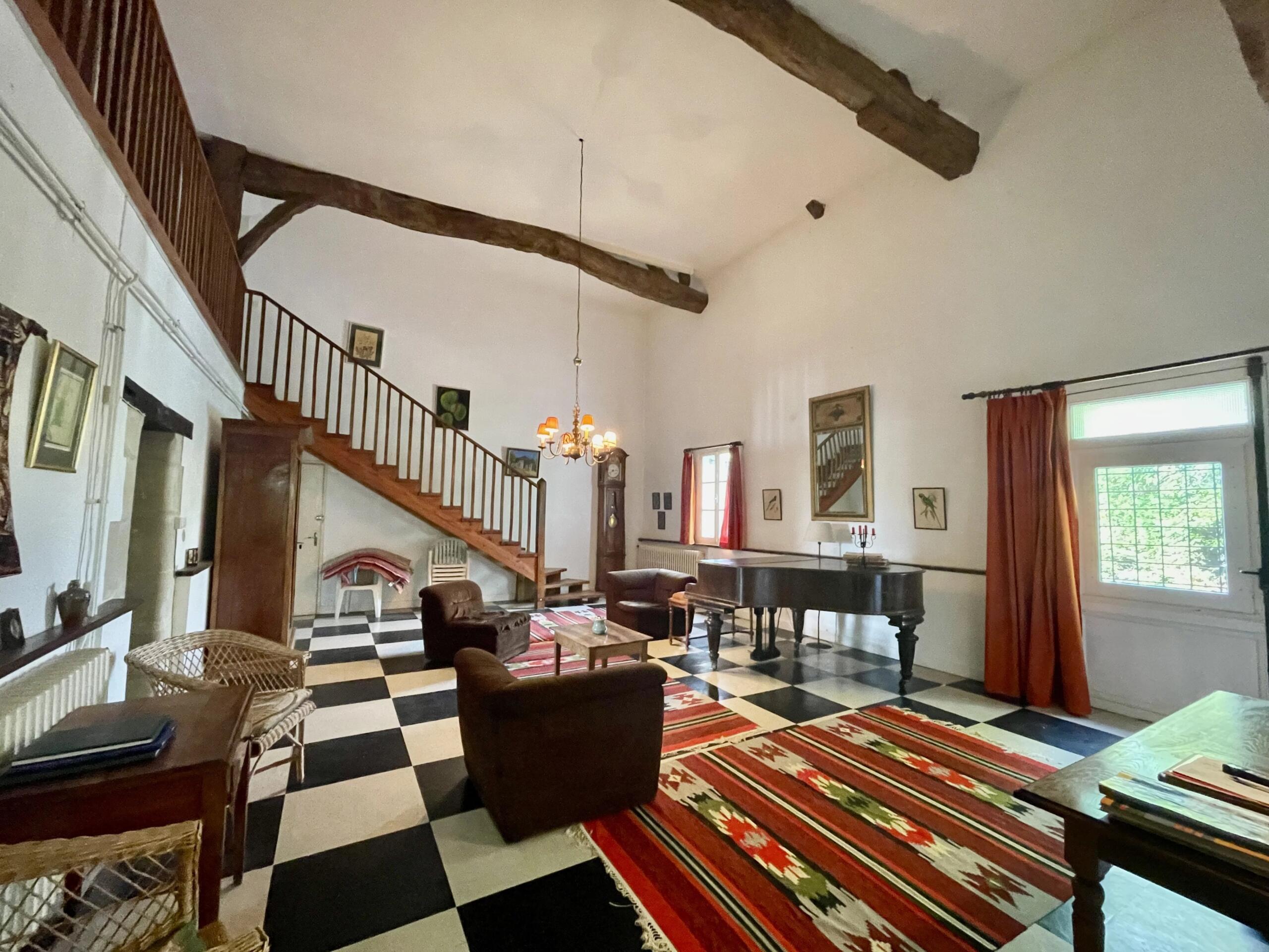 Large stone property with pool, Aquitaine – France – BVI72078