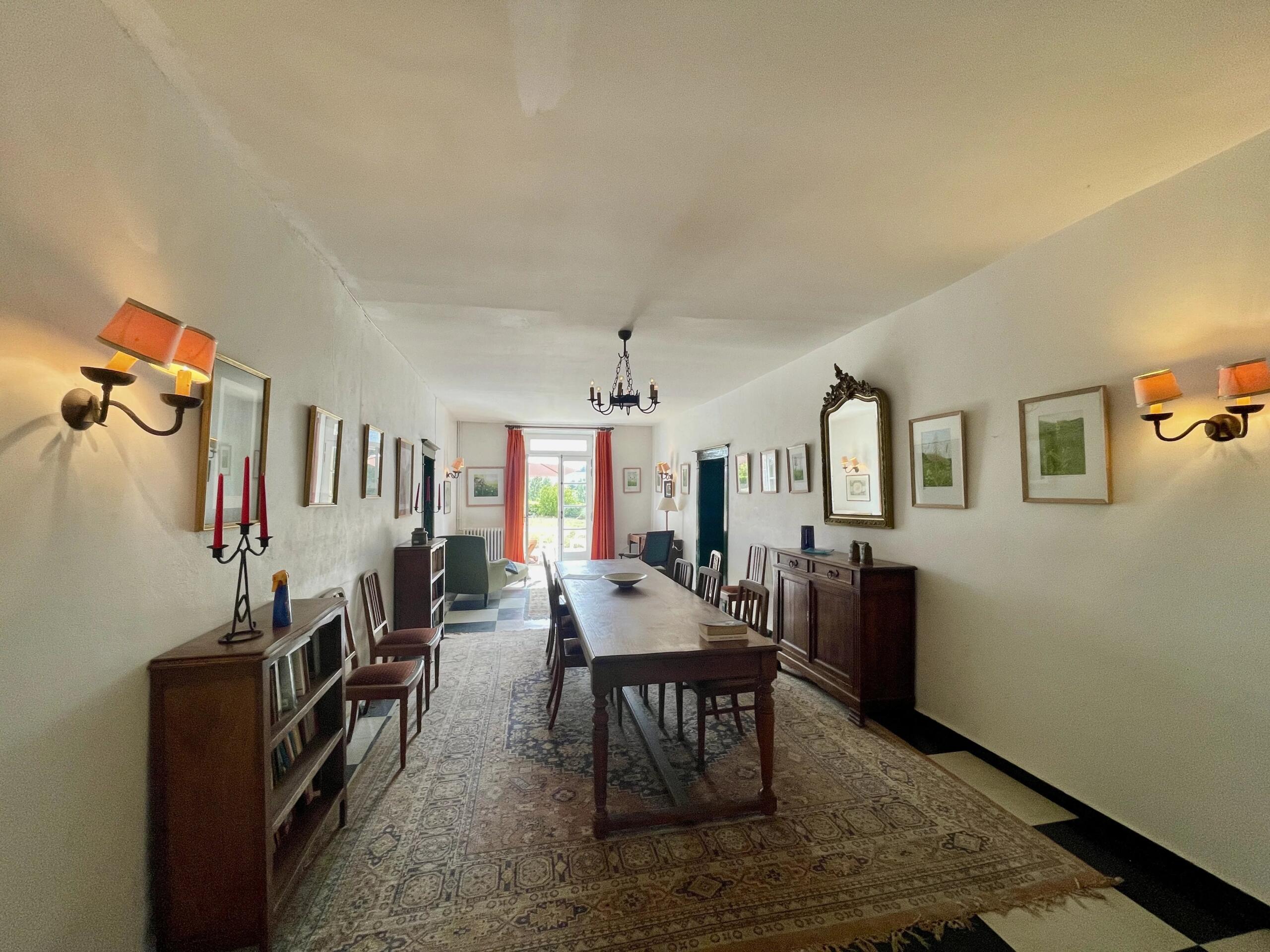 Large stone property with pool, Aquitaine – France – BVI72078