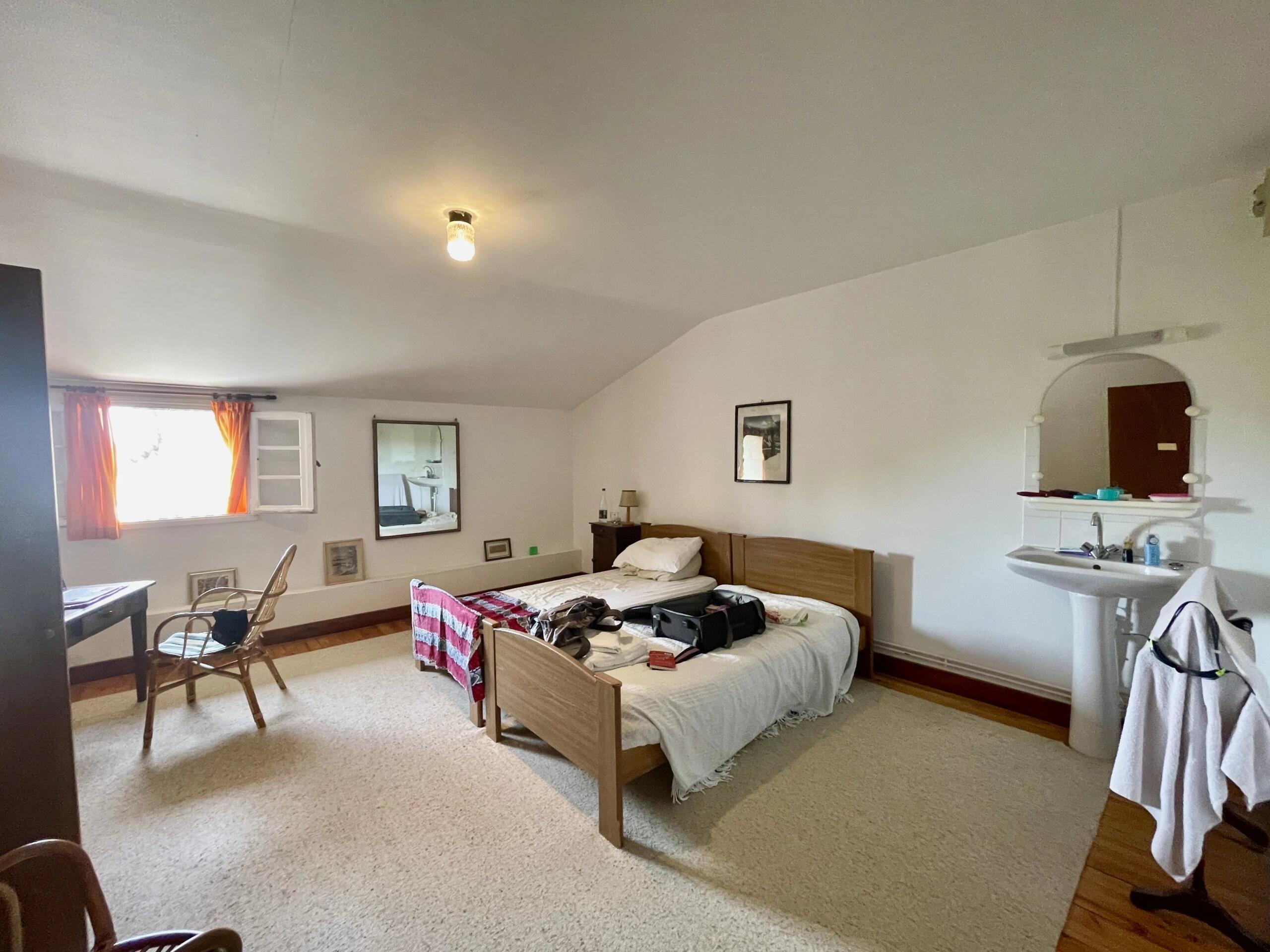 Large stone property with pool, Aquitaine – France – BVI72078