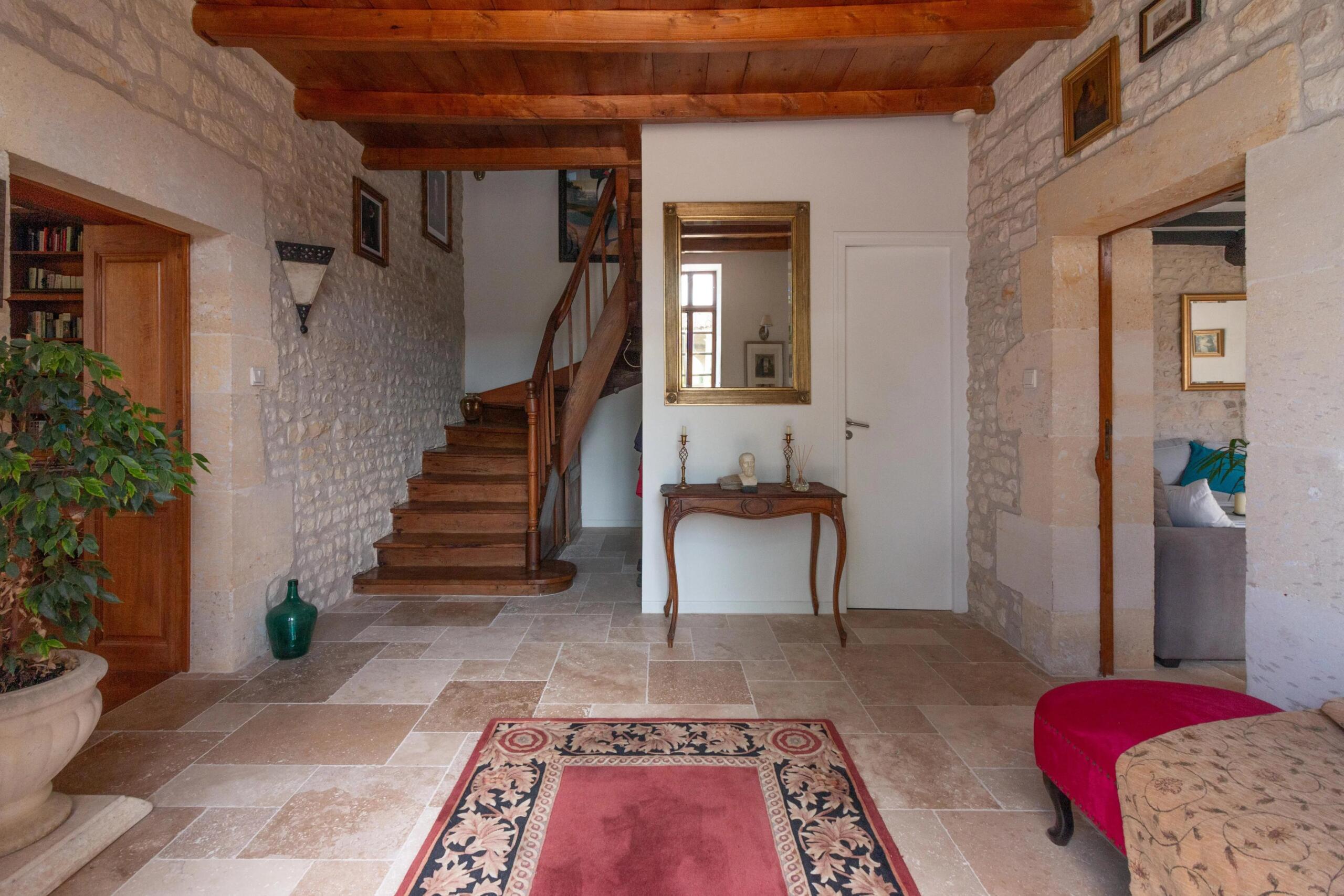 Elegant Charentaise country house with Pool and Guest Annexe, Poitou-Charentes – France – BVI75515