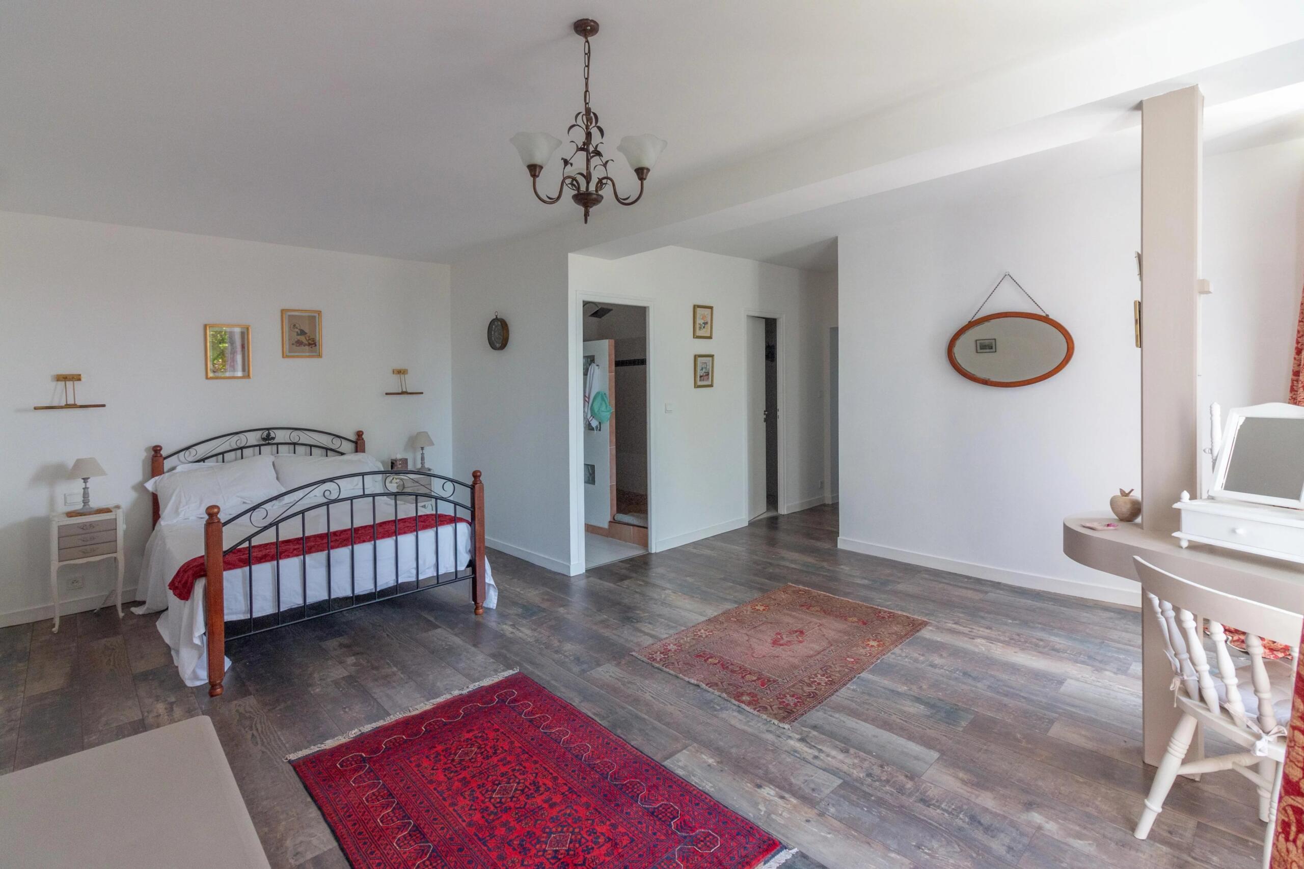 Elegant Charentaise country house with Pool and Guest Annexe, Poitou-Charentes – France – BVI75515