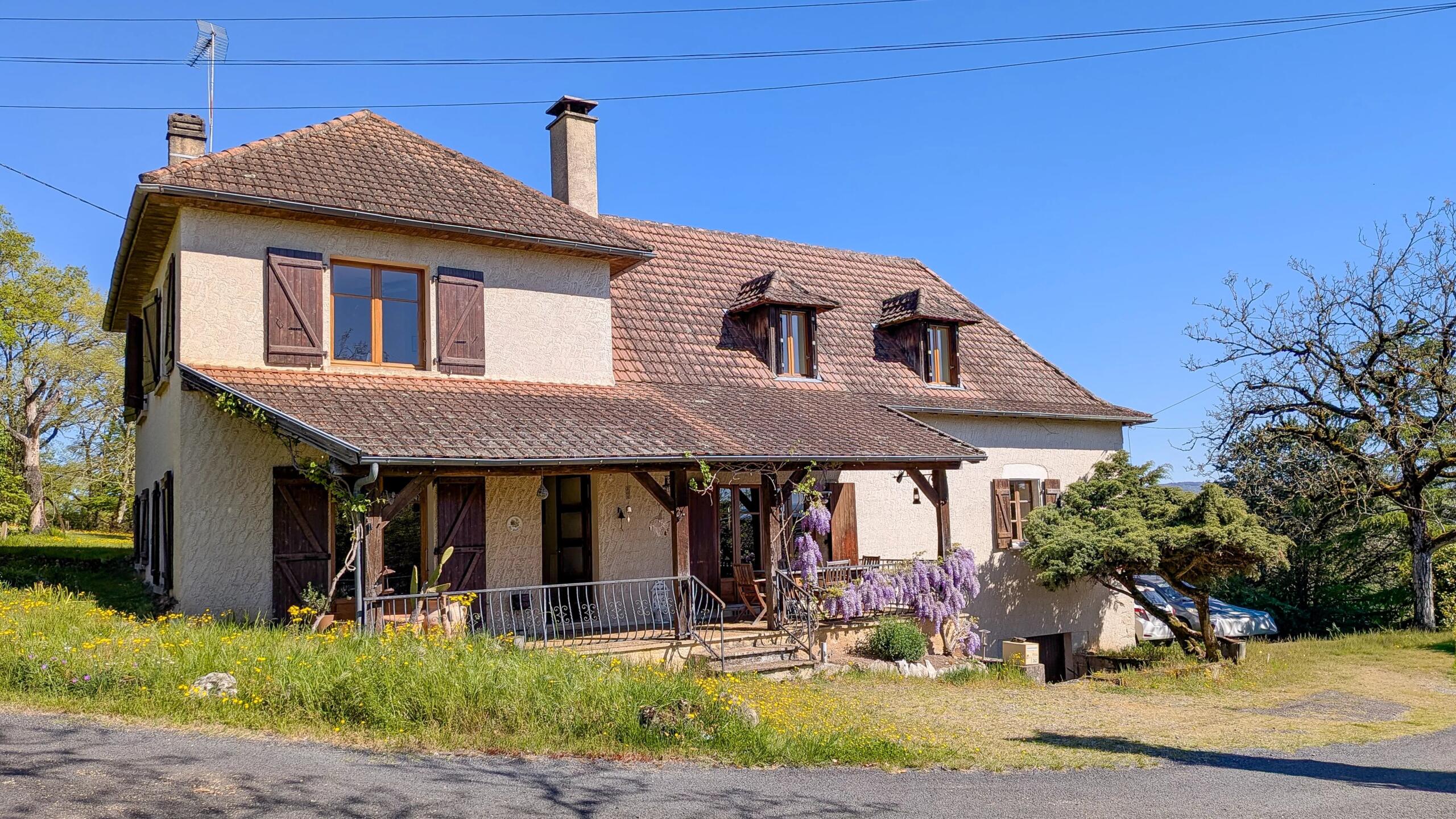 Charming 4-Bedroom Stone House – Beaulieu Sur Dordogne, Limousin – France – BVI85168