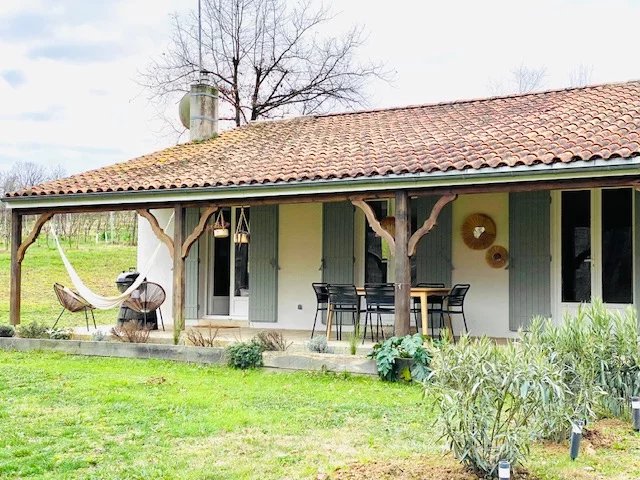 Beautiful light-filled single-storey home – 3 bedrooms, enclosed garden, near Duras, Aquitaine – France – BVI84844