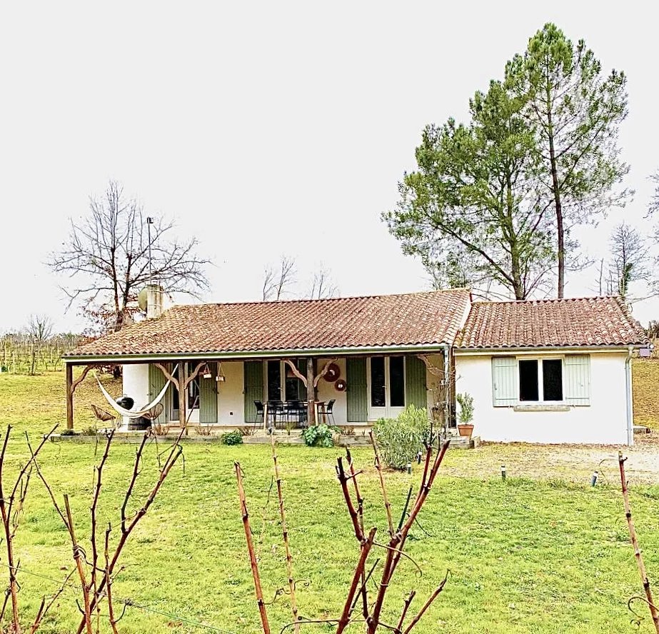 Beautiful light-filled single-storey home – 3 bedrooms, enclosed garden, near Duras, Aquitaine – France – BVI84844