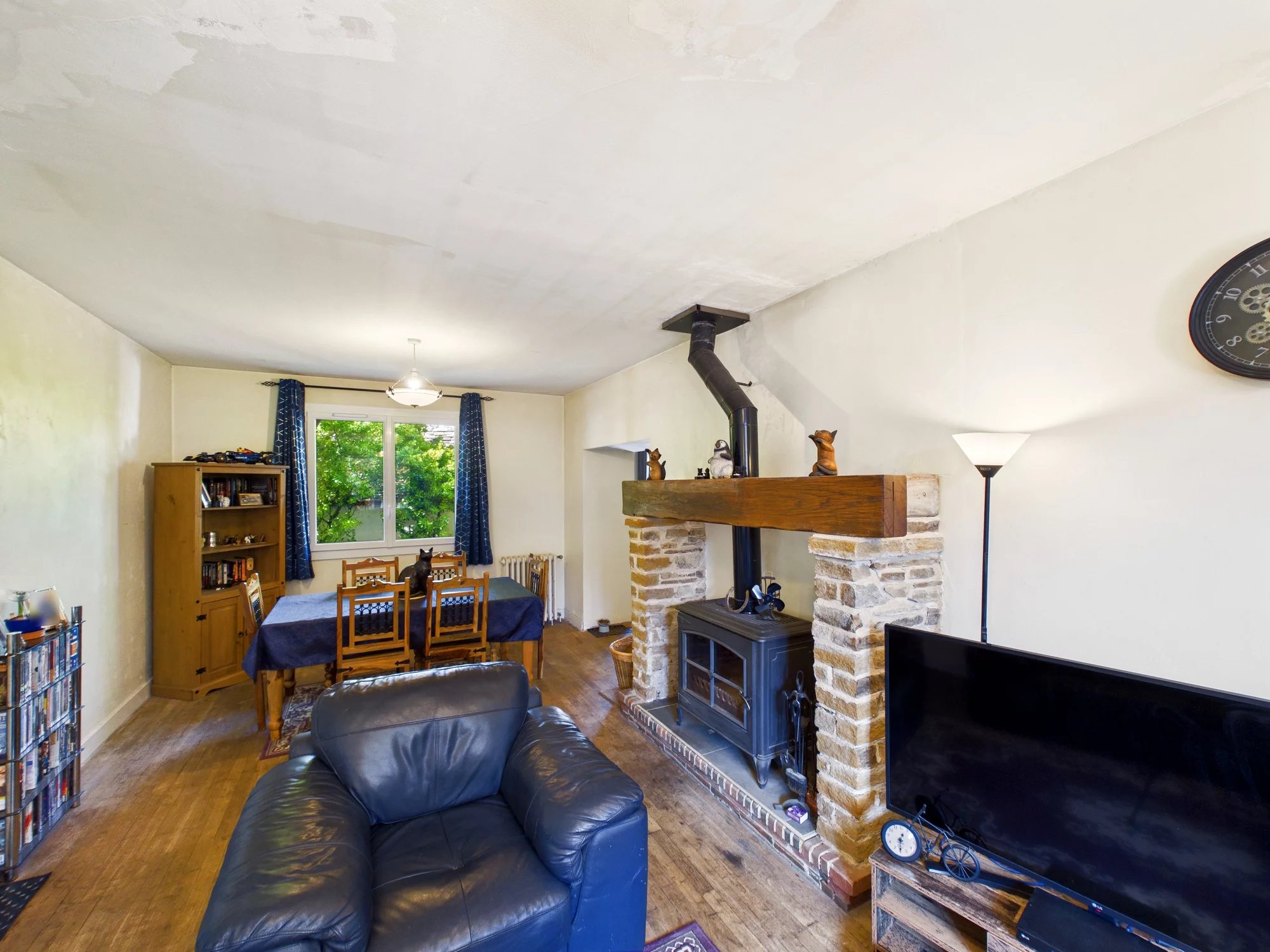 Spacious detached village home with 3 bedrooms and outbuildings, Aquitaine – France – BVI77397