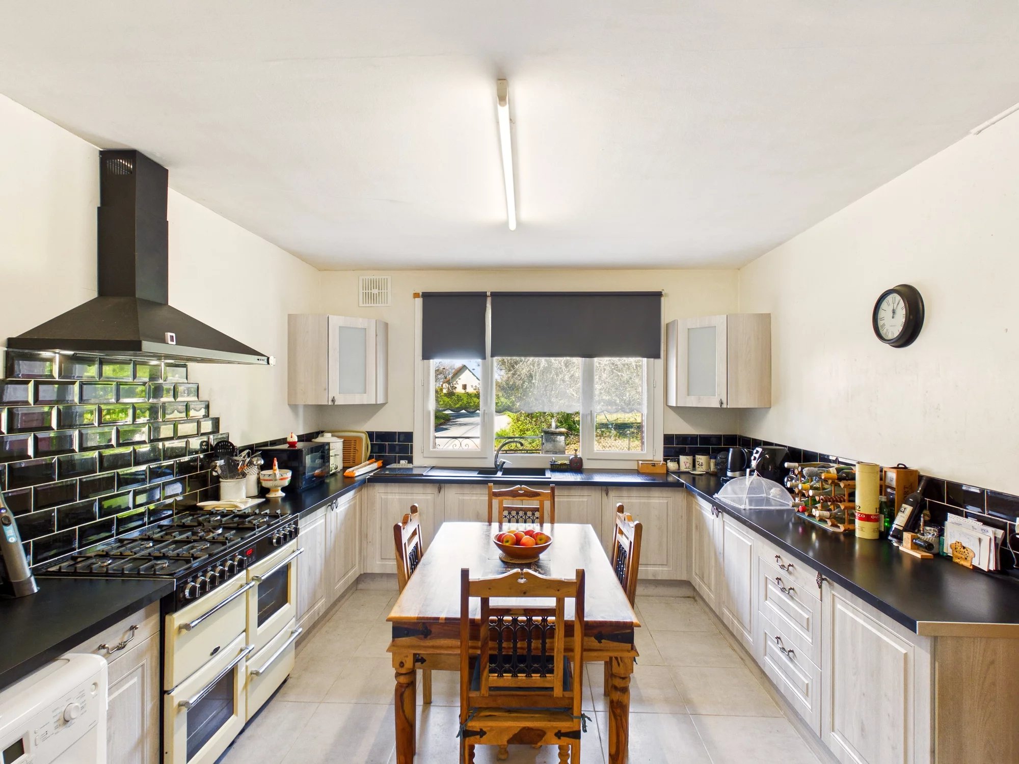 Spacious detached village home with 3 bedrooms and outbuildings, Aquitaine – France – BVI77397