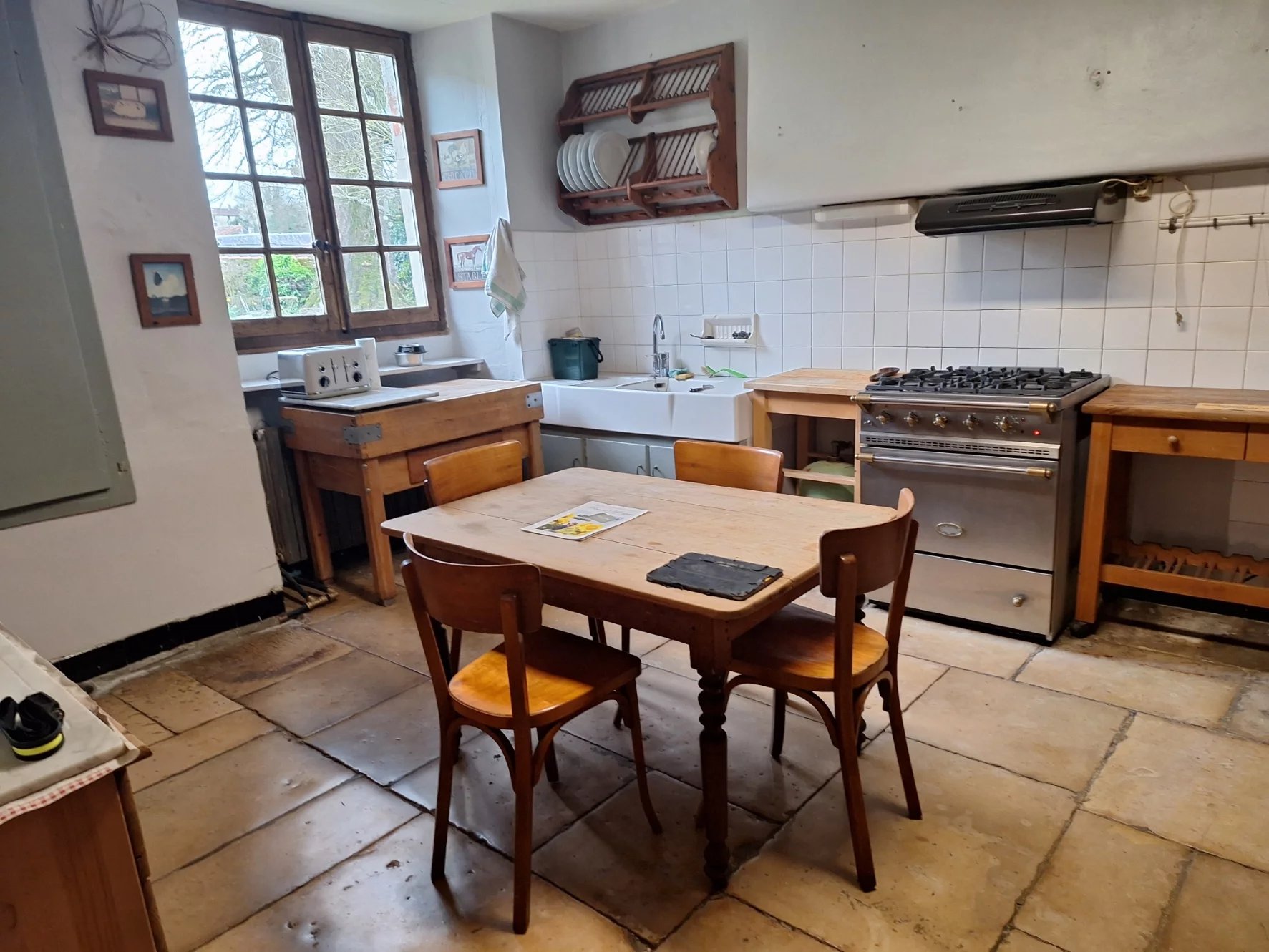 Stylish town house with six bedrooms, Poitou-Charentes – France – BVI79862