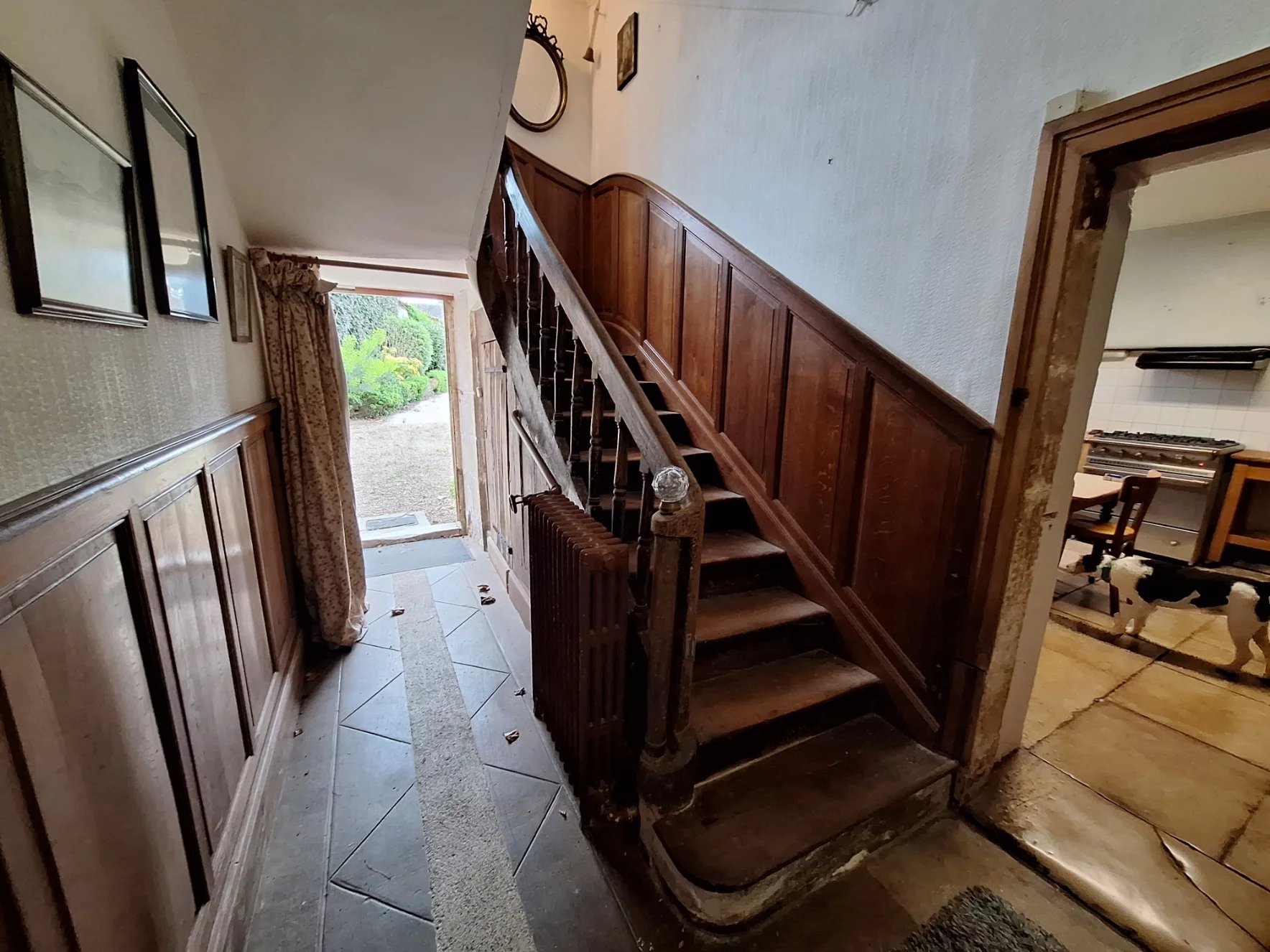 Stylish town house with six bedrooms, Poitou-Charentes – France – BVI79862