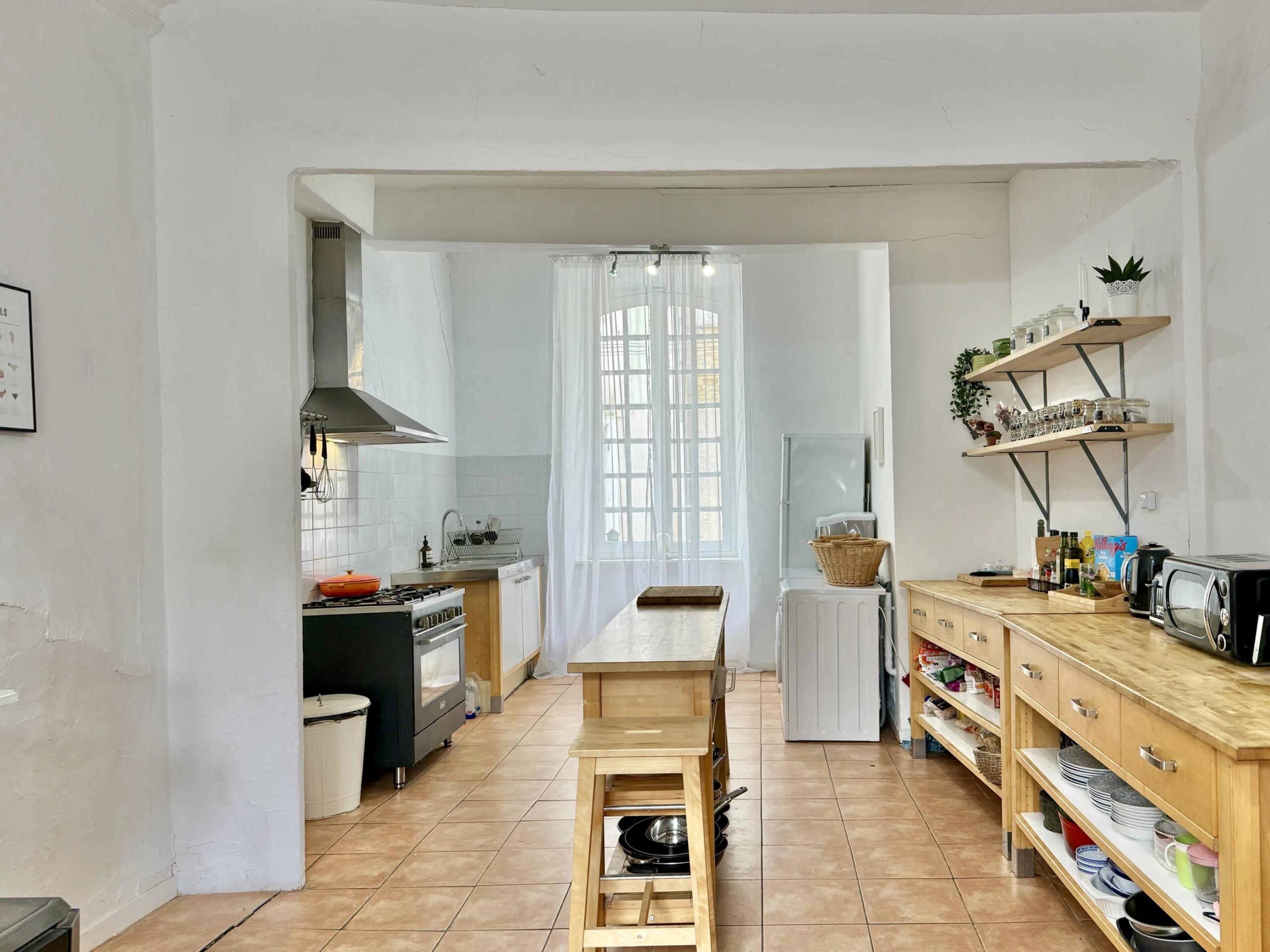 Historic house in the centre with garden, Languedoc-Roussillon – France – BVI84511