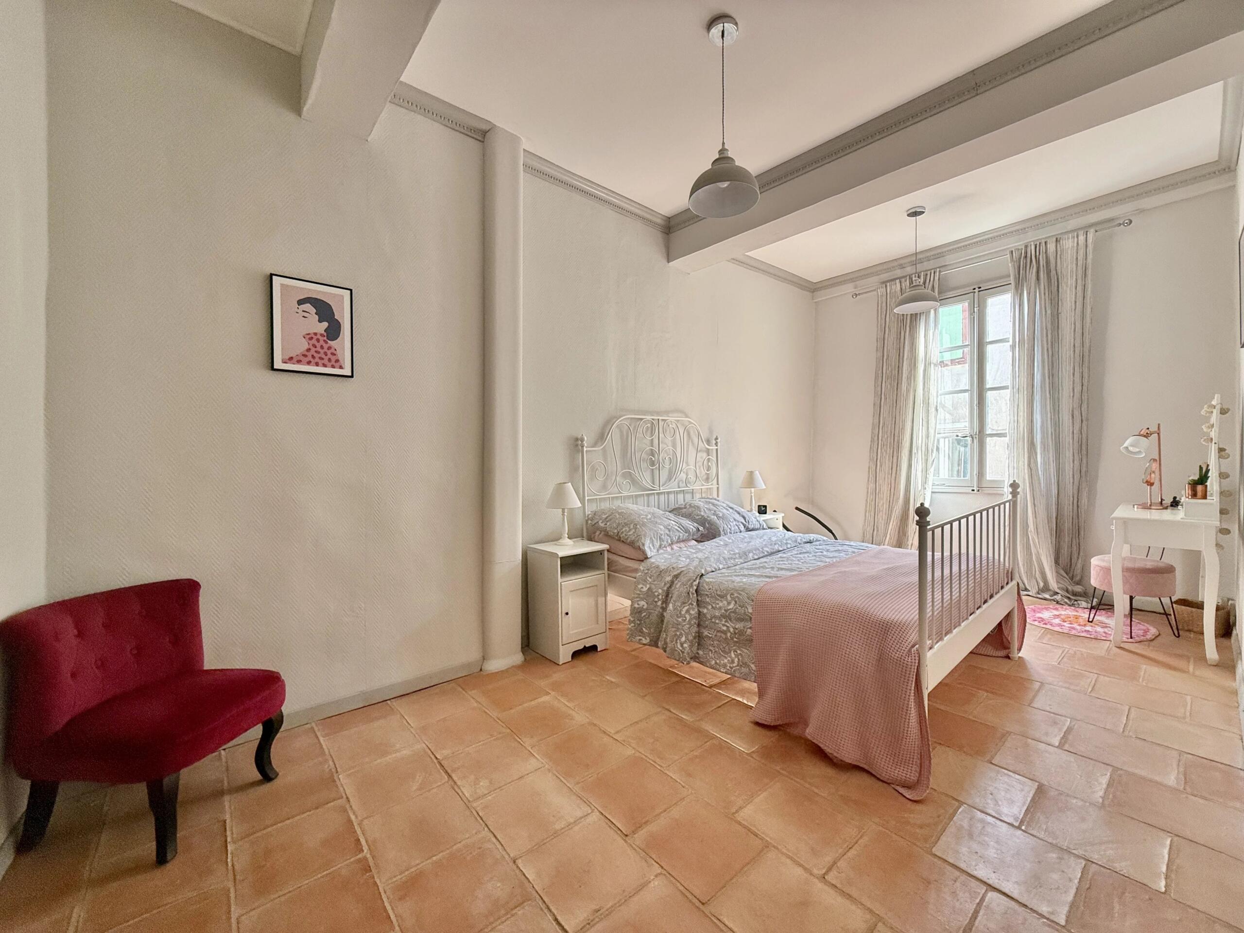 Historic house in the centre with garden, Languedoc-Roussillon – France – BVI84511