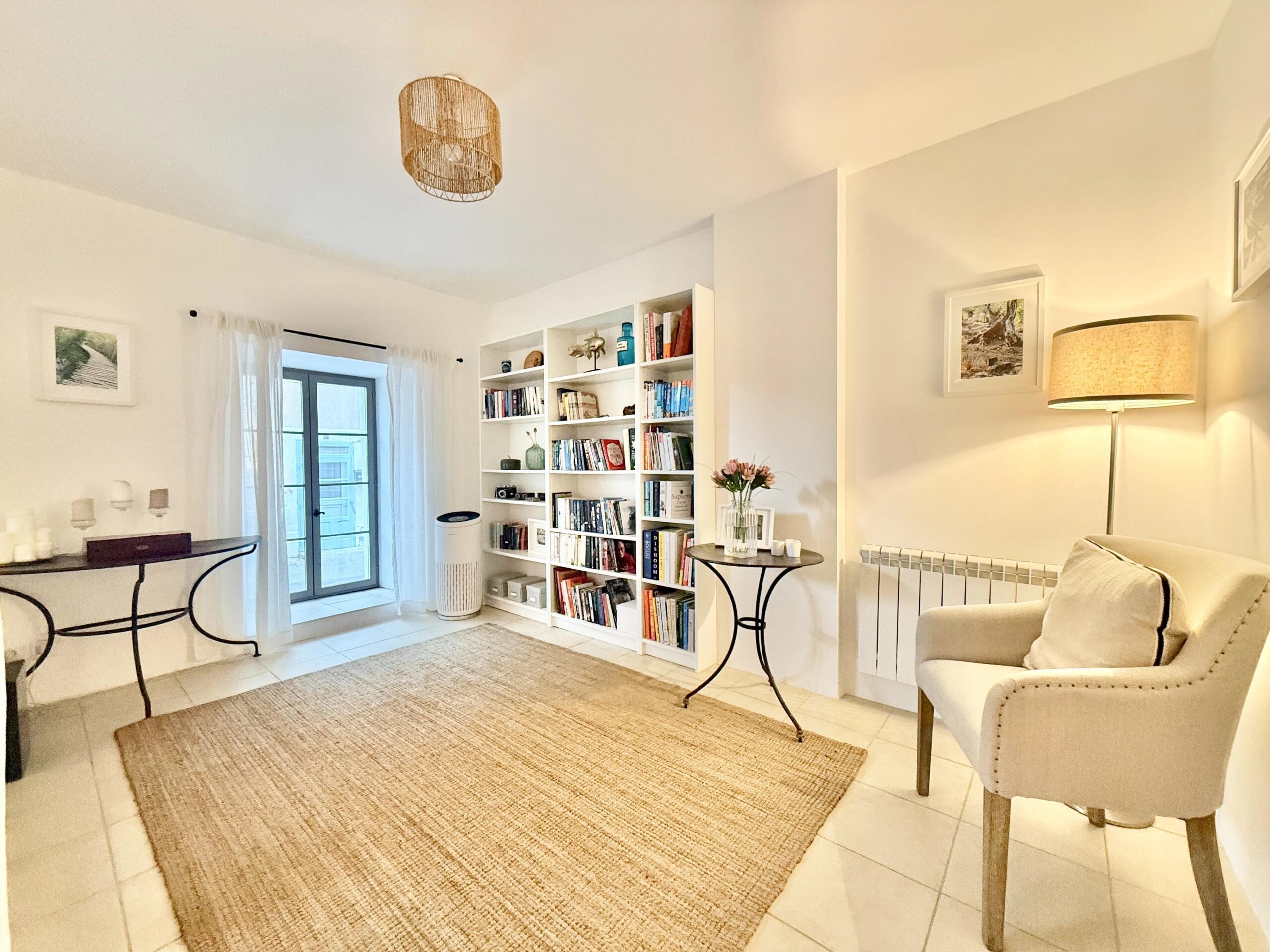 Beautifully Renovated Winegrower’s House with Terrace and Jacuzzi – Minervois, Languedoc-Roussillon – France – BVI85128