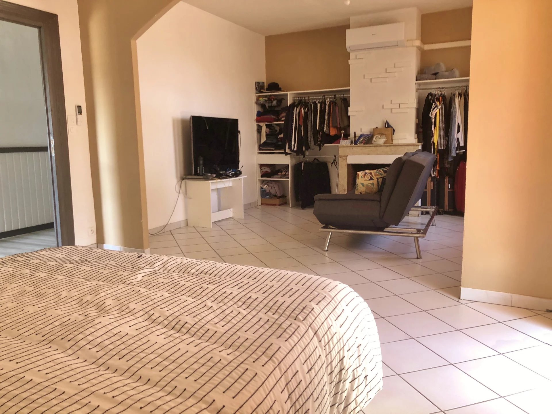 Renovated large house with great potential for business activity – Strategic location between Carcassonne and Narbonne, Languedoc-Roussillon – France – BVI80152