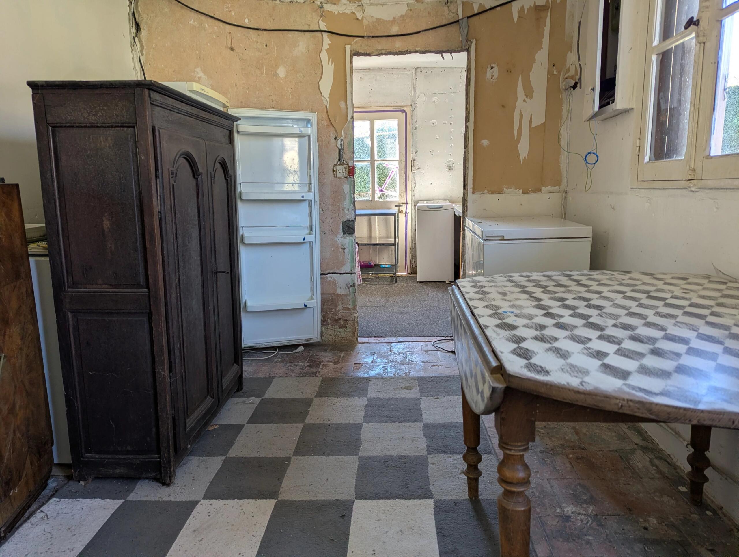 Cute 2 bedroom village property to finish, Poitou-Charentes – France – BVI83618