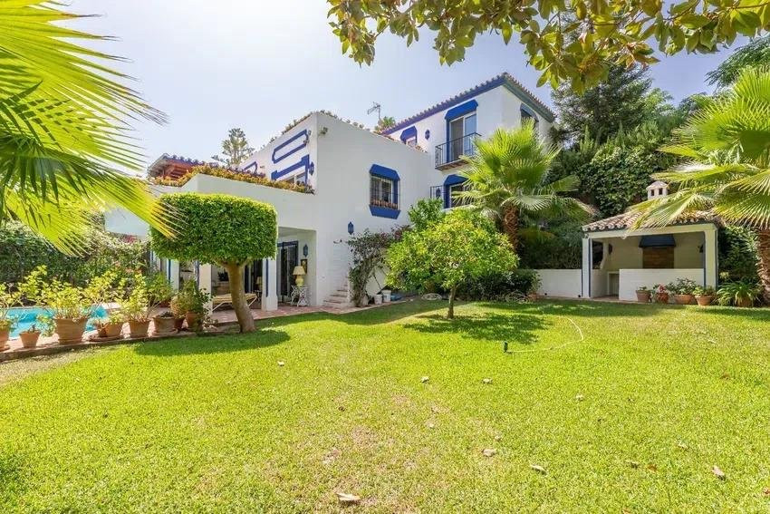 4 bedroom House in Marbella, Malaga, Spain – 428-05145P