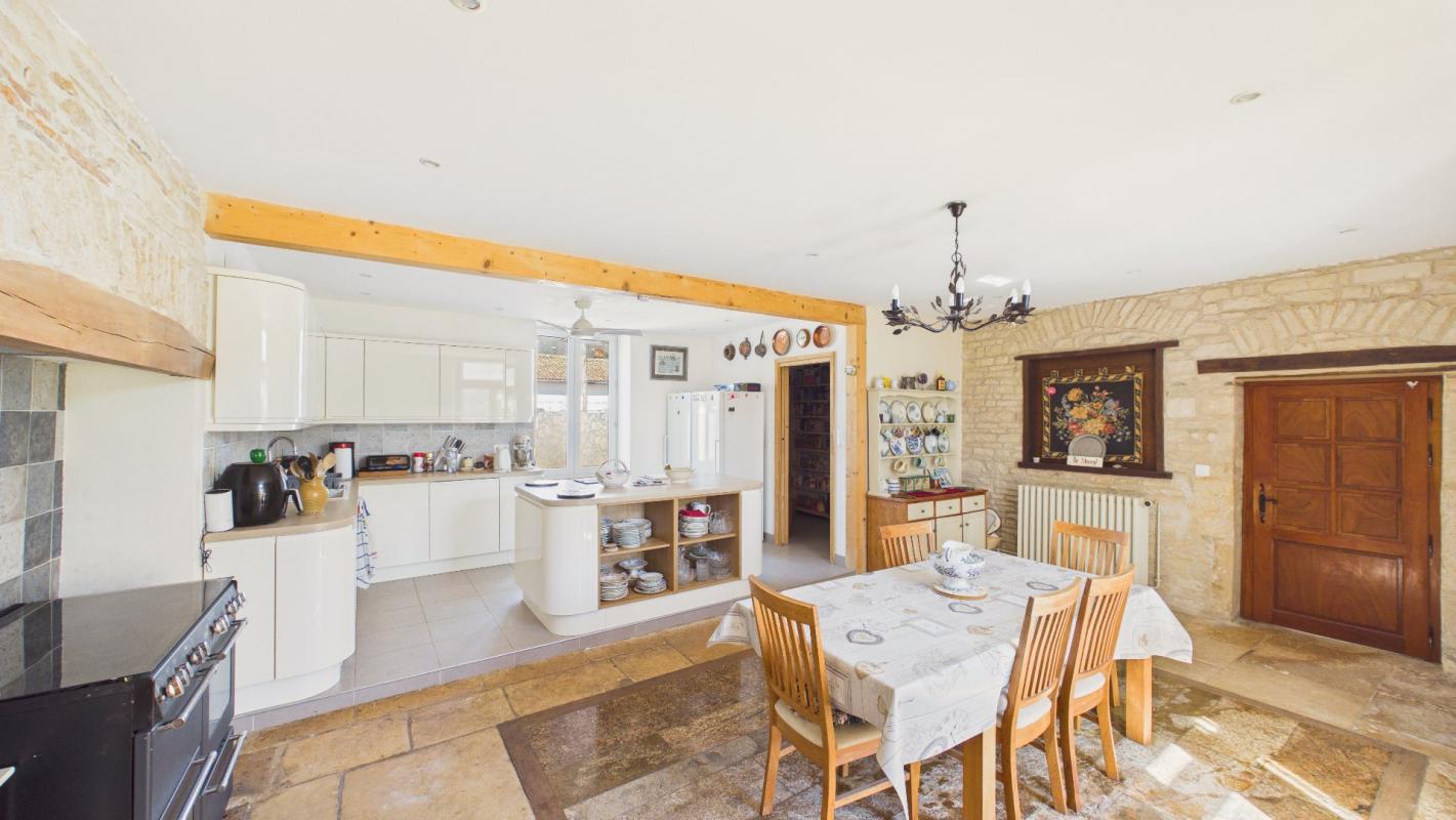 4 bedroom maison in Sainte Soline, Deux-Sèvres, France