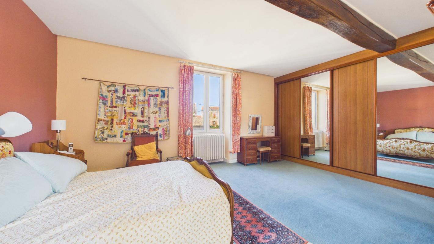 4 bedroom maison in Sainte Soline, Deux-Sèvres, France