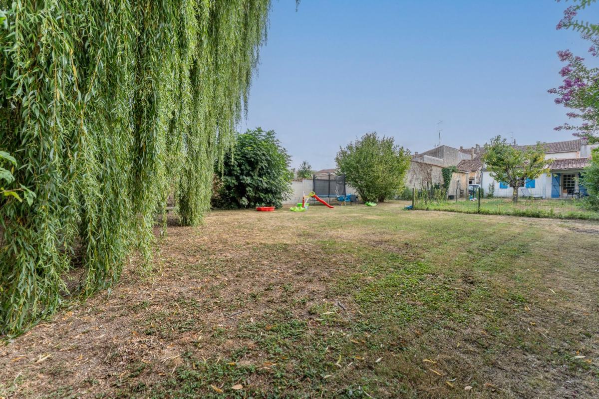 7 bedroom maison in Saint Jean D’angely, Charente-Maritime, France
