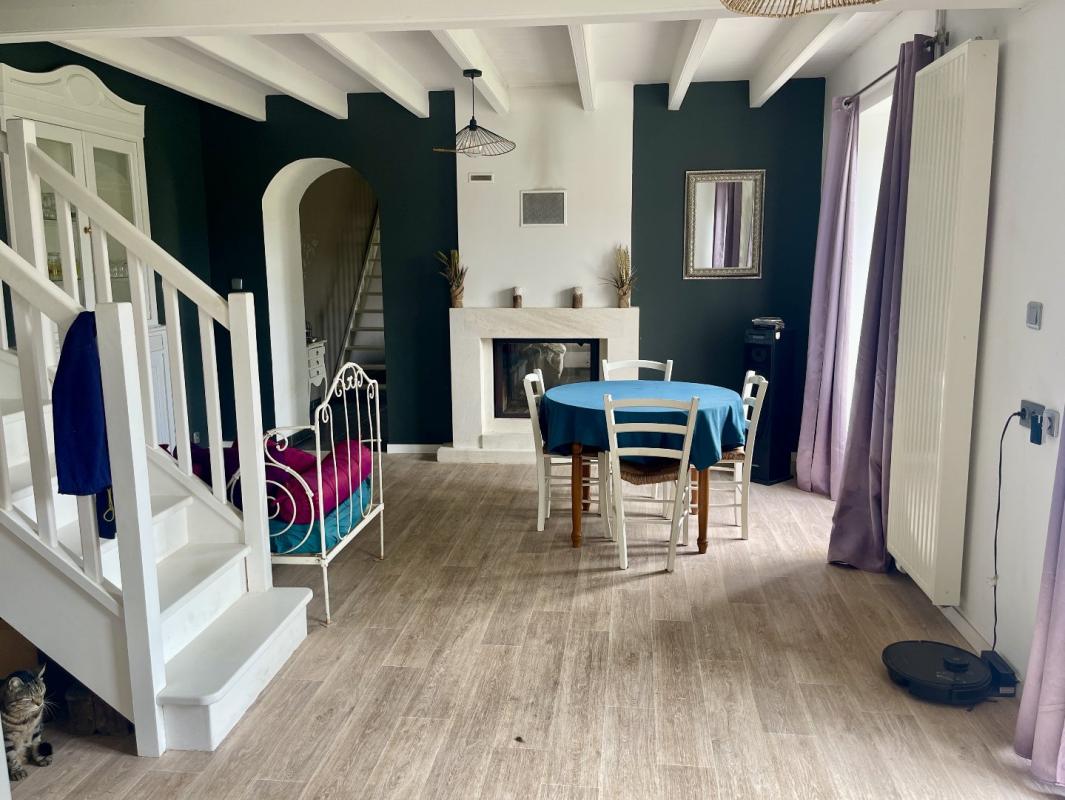 5 bedroom maison in Villefollet, Deux-Sèvres, France