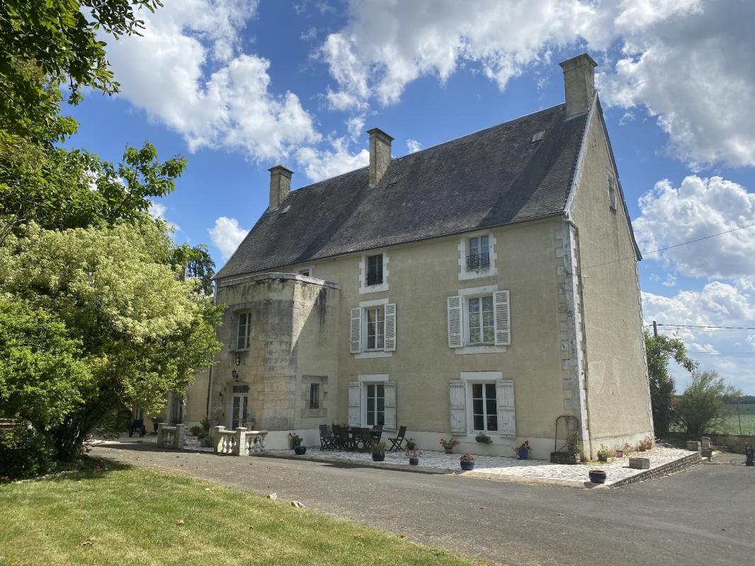 7 bedroom chateau in Ardilleux, Deux-Sèvres, France
