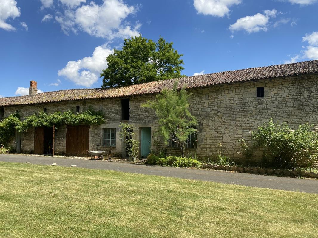 7 bedroom chateau in Ardilleux, Deux-Sèvres, France
