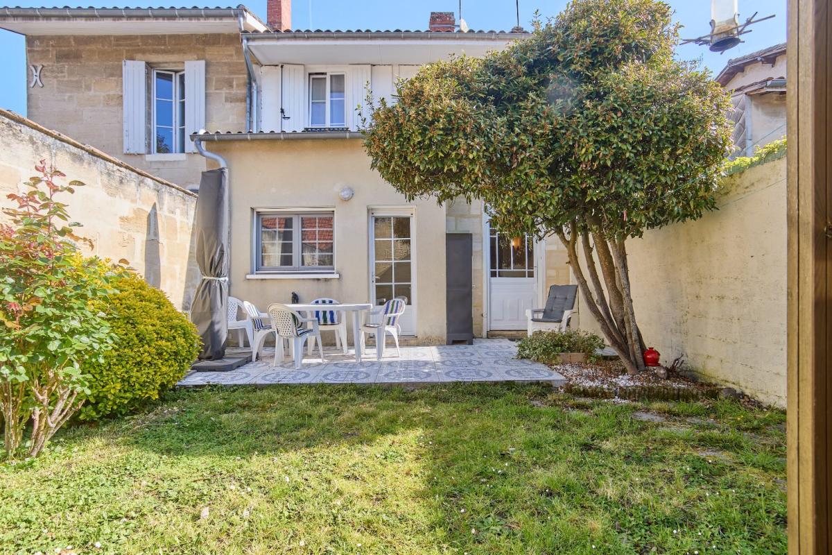 3 bedroom maison en pierres in Cadillac, Gironde, France