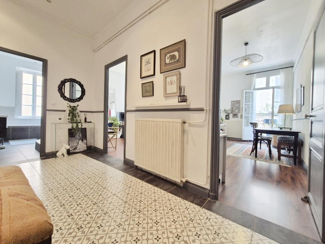 2 bedroom appartement bourgeois in Beziers, Hérault, France