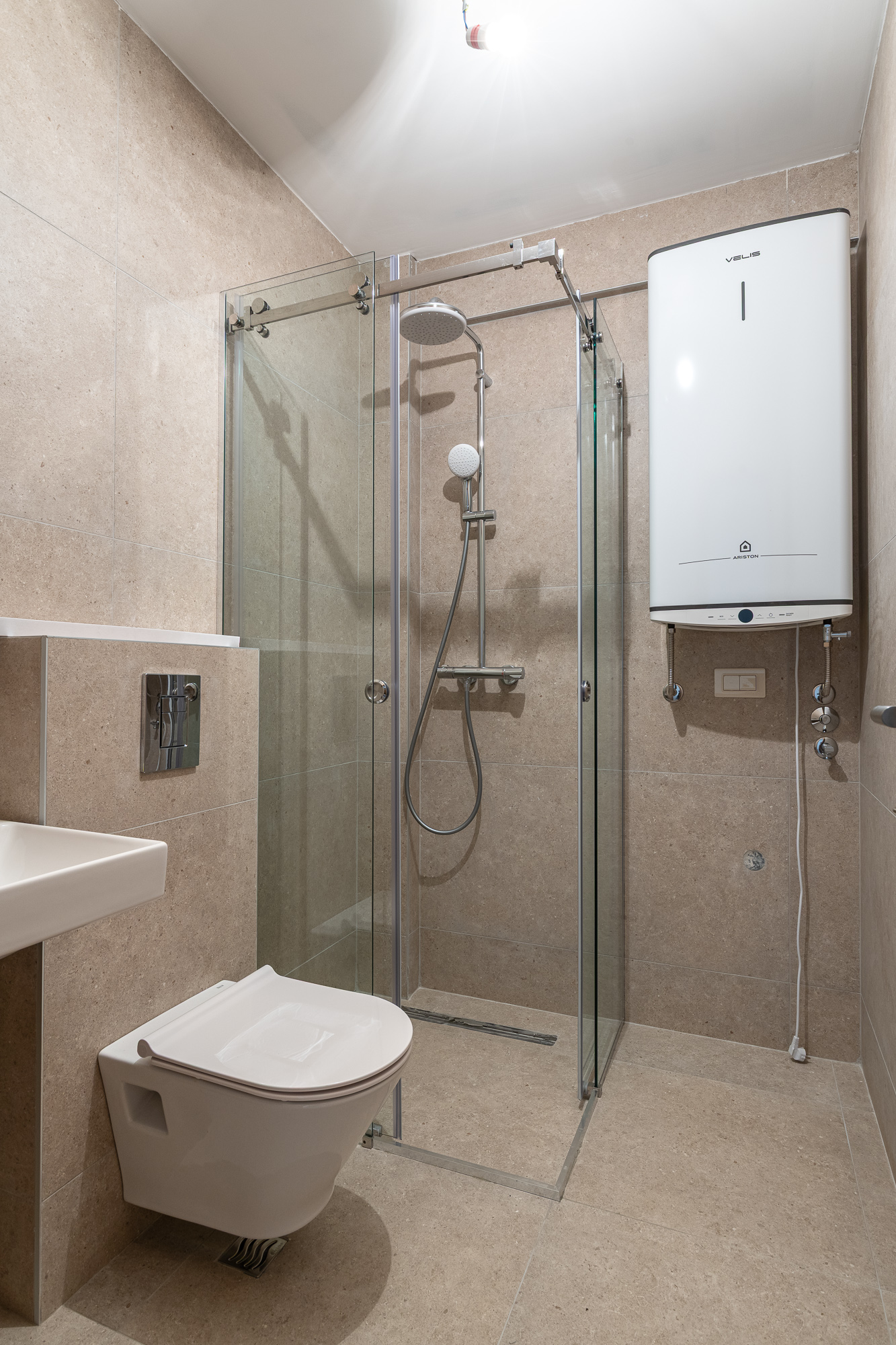 42m2 apartment in the center of Budva with a garage in a new building