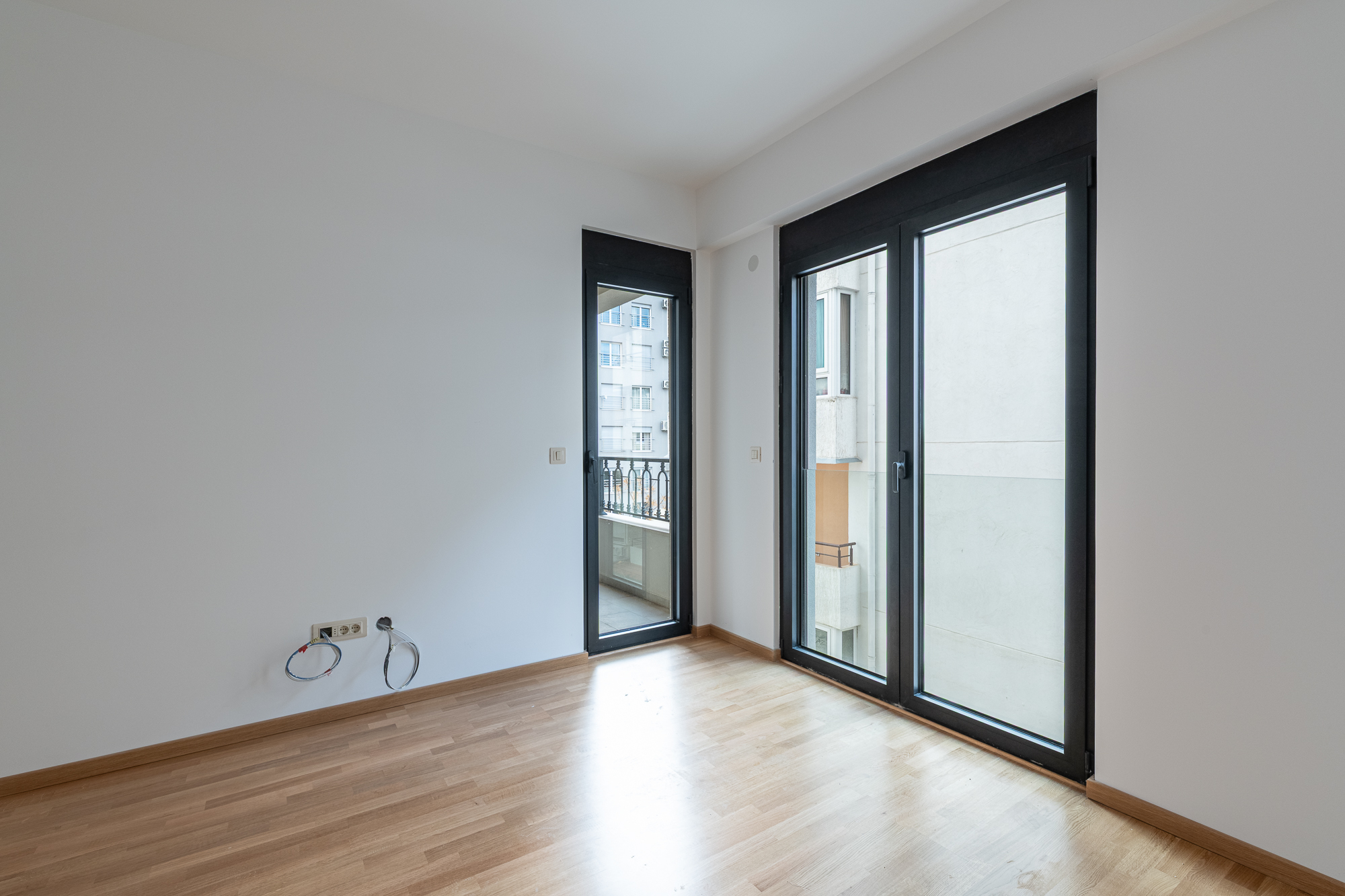 42m2 apartment in the center of Budva with a garage in a new building