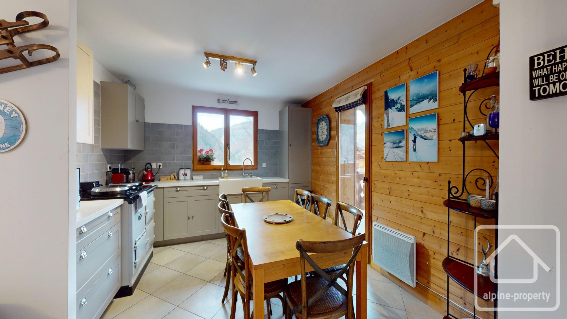 A Delightful 4-bedroom Chalet With Garage, Large Terrace, And Garden – PANTOUFLES