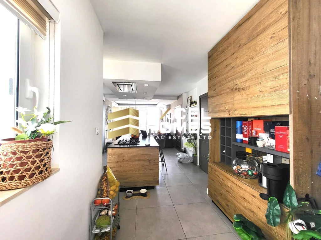 2 bedroom Apartment in Zebbiegh, Malta – 67700