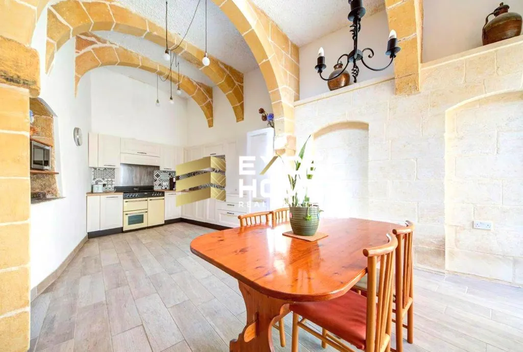 4 bedroom Farmhouse in Ghasri, Malta – 67670