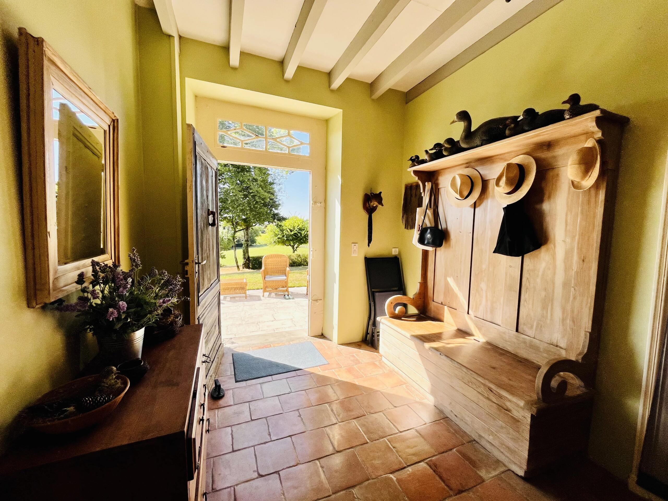 Elegant French Manor with Tower Bedrooms, Guest Cottage and Pool, Aquitaine – France – BVI81303