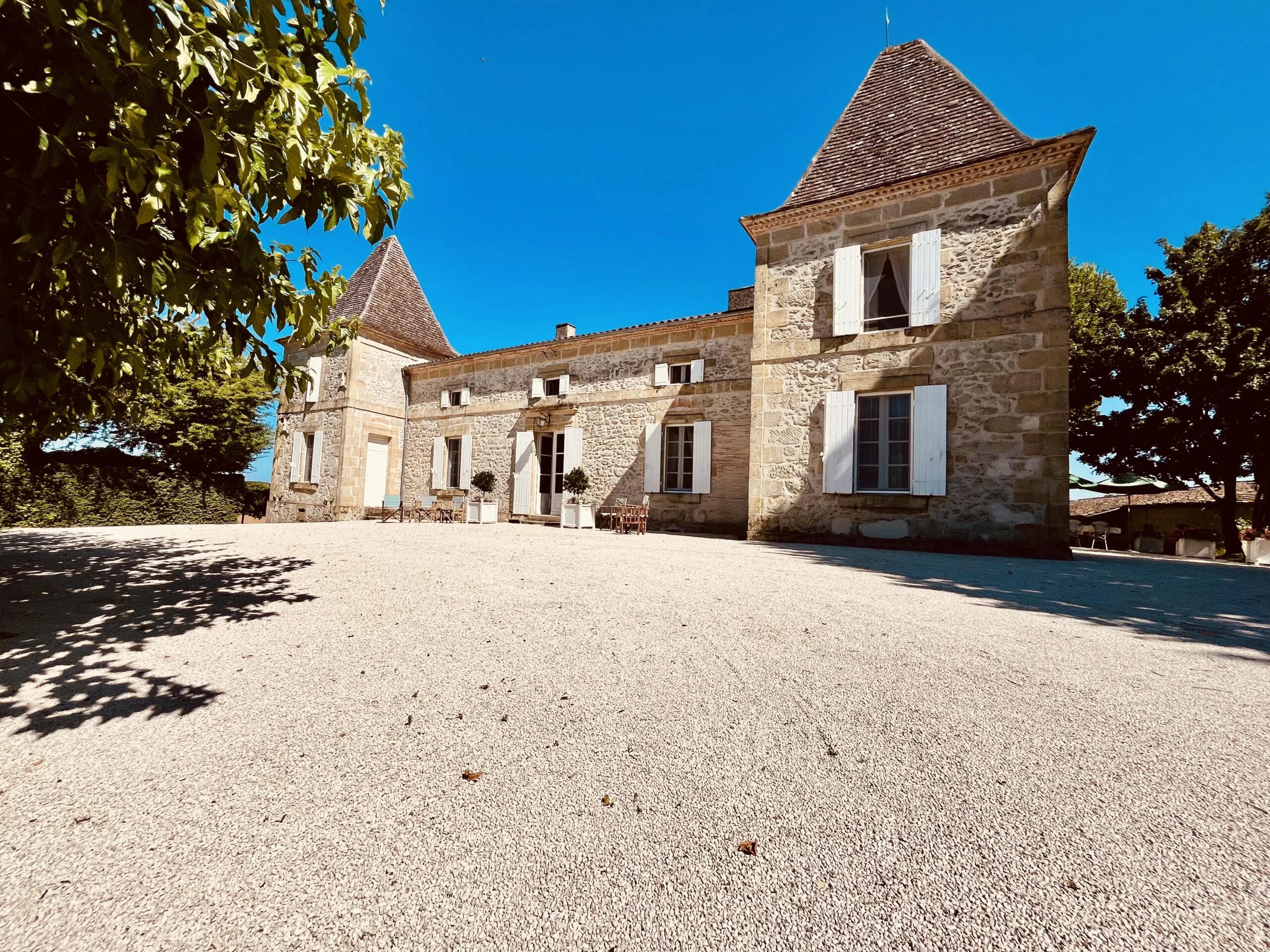 Elegant French Manor with Tower Bedrooms, Guest Cottage and Pool, Aquitaine – France – BVI81303