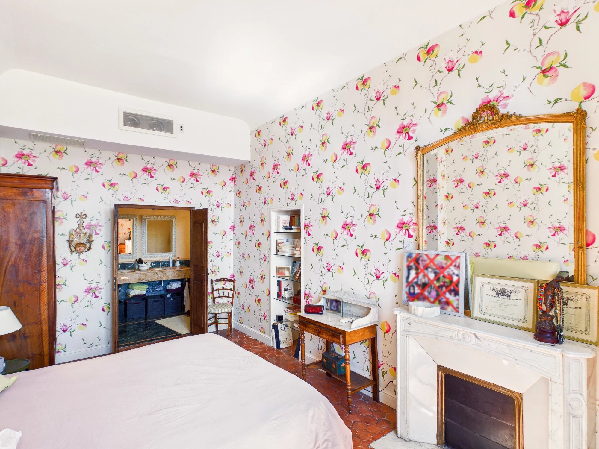 EMPTY, Provence-Alpes-Côte d’Azur – France – BVI85072