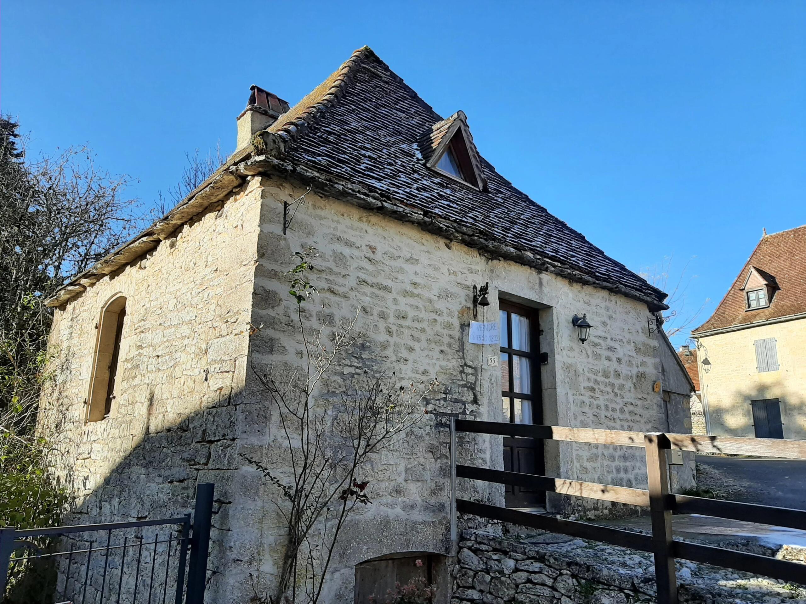 Charming and compact stone village house, Midi-Pyrénées – France – BVI84720