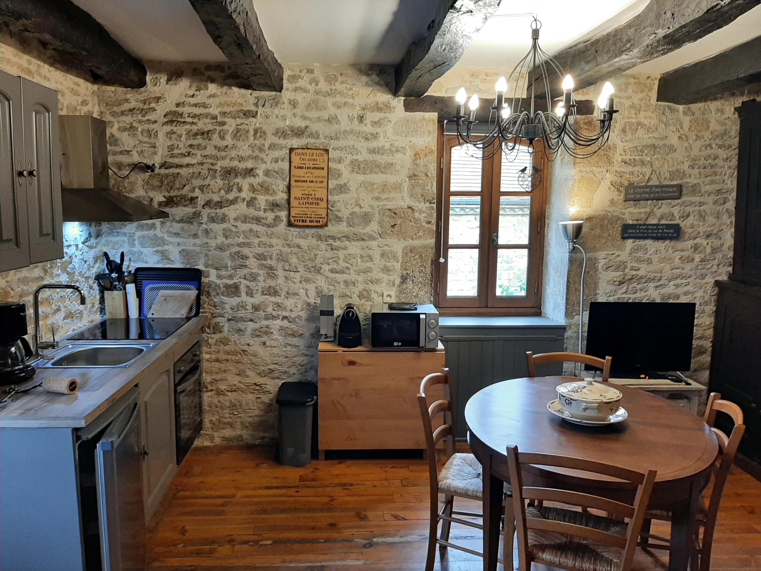Charming and compact stone village house, Midi-Pyrénées – France – BVI84720