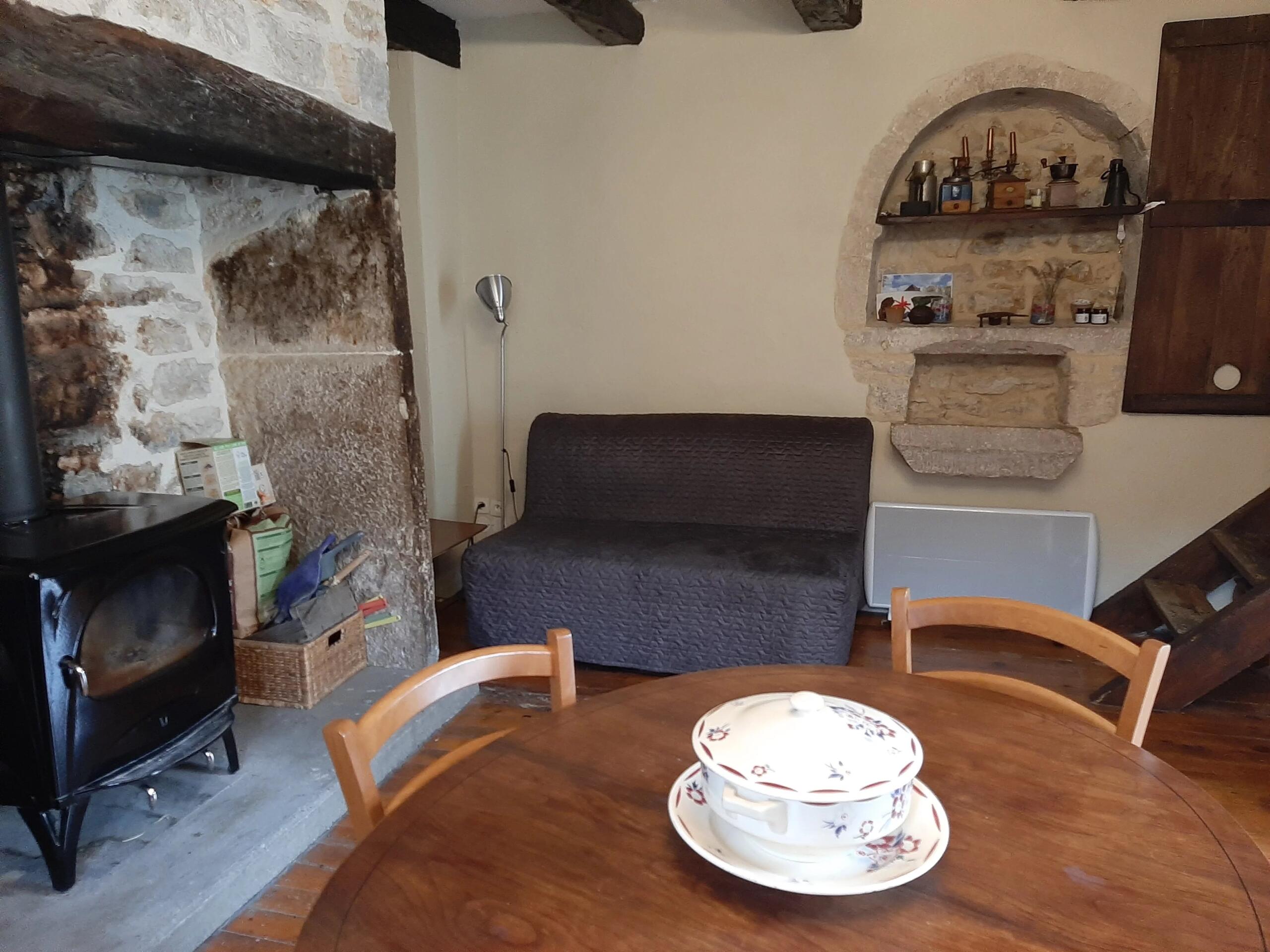 Charming and compact stone village house, Midi-Pyrénées – France – BVI84720